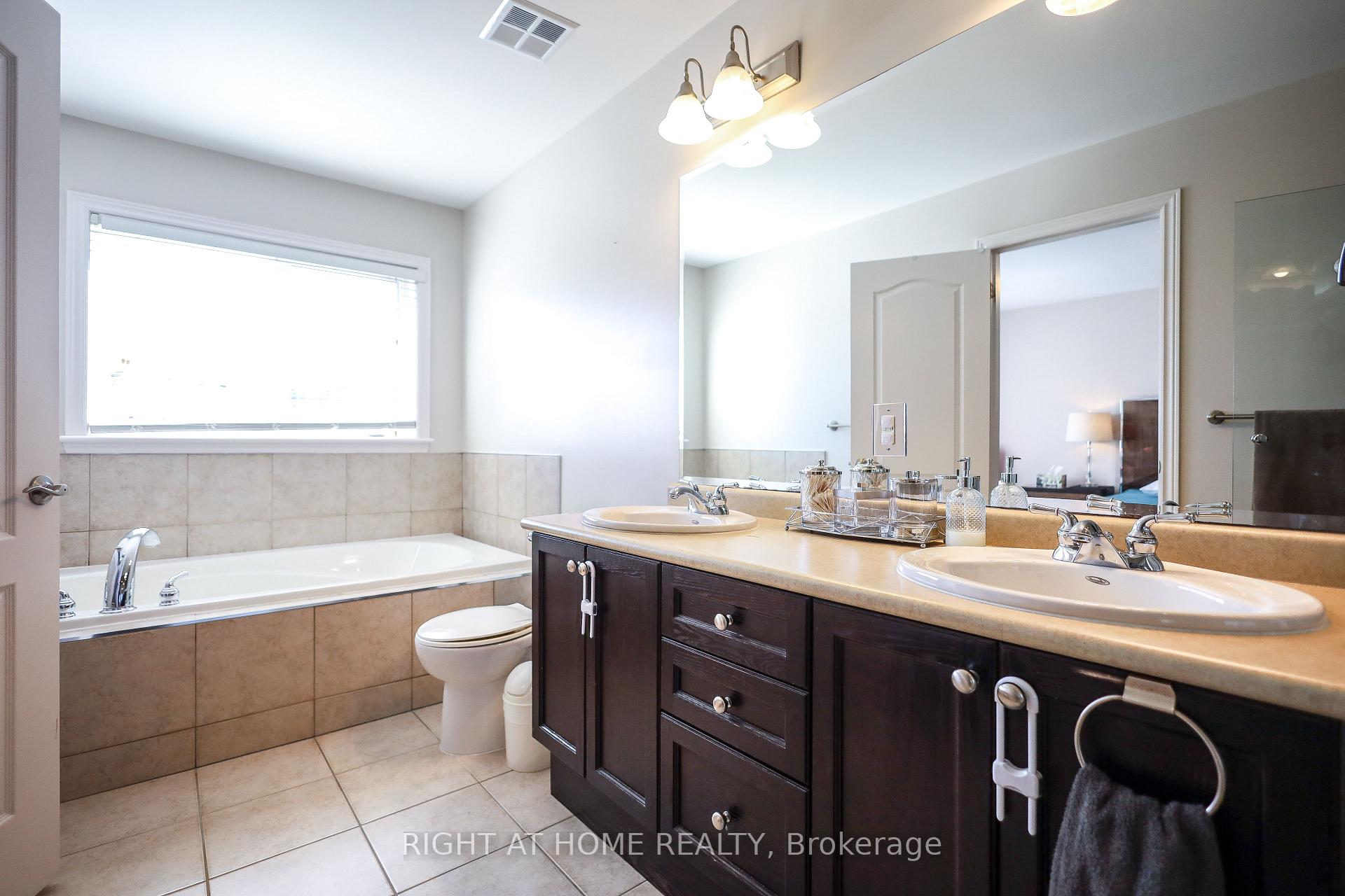 Photo 34 of 47 Millhouse Court, Vaughan, Patterson — HOMEH