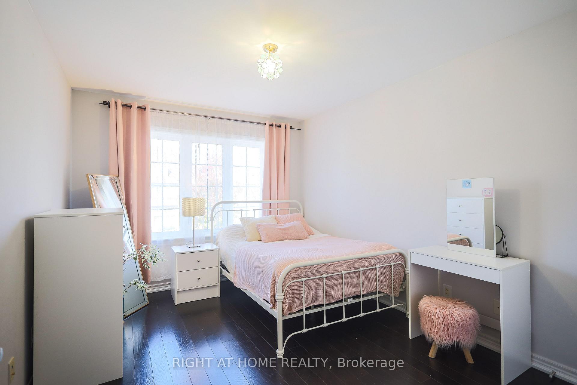 Photo 36 of 47 Millhouse Court, Vaughan, Patterson — HOMEH