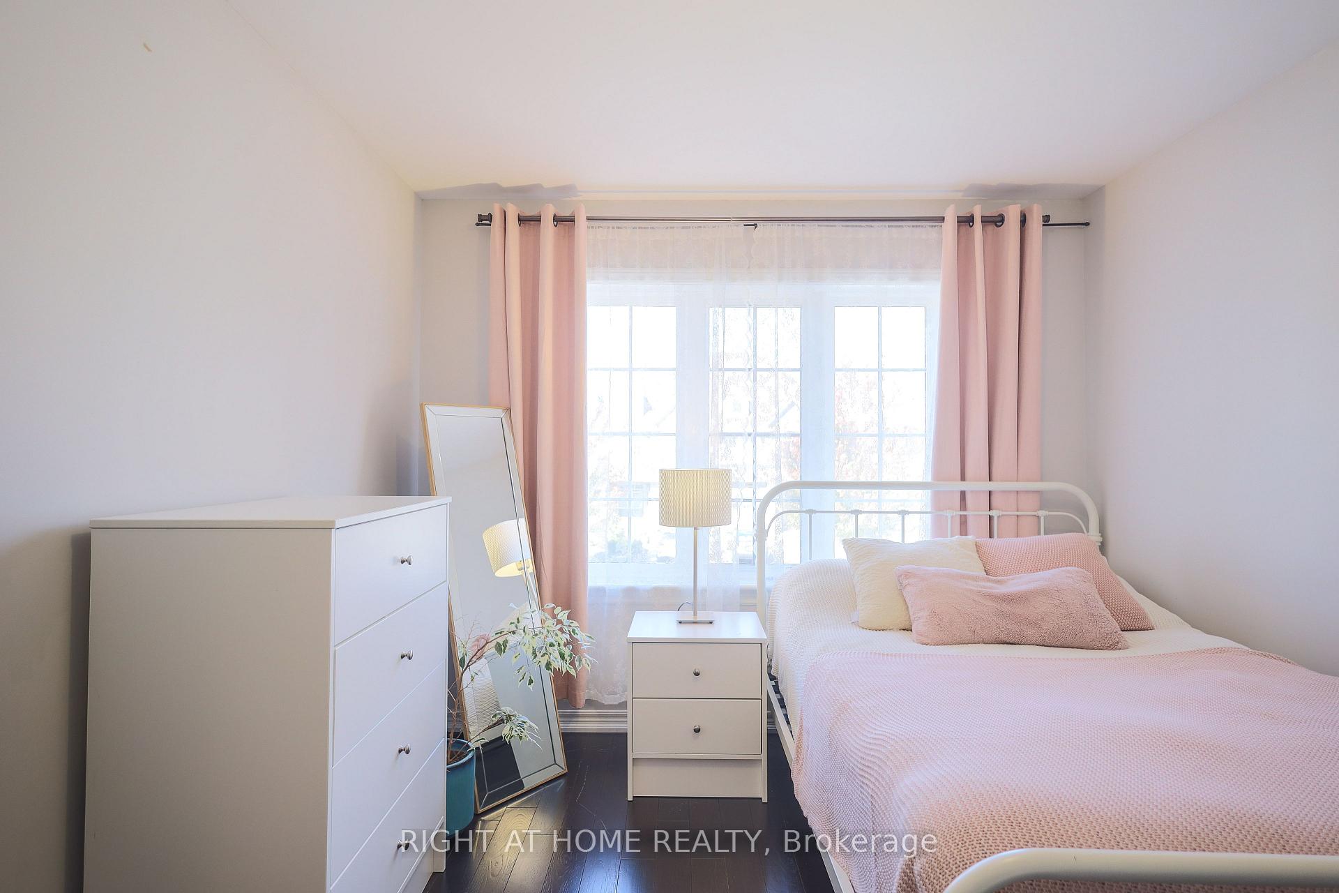 Photo 37 of 47 Millhouse Court, Vaughan, Patterson — HOMEH