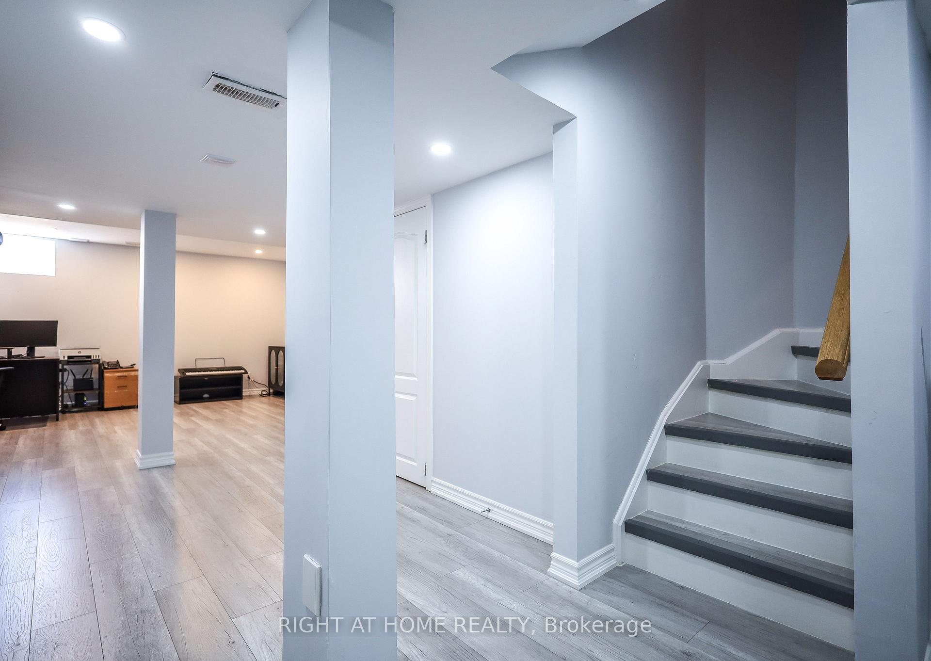 Photo 43 of 47 Millhouse Court, Vaughan, Patterson — HOMEH