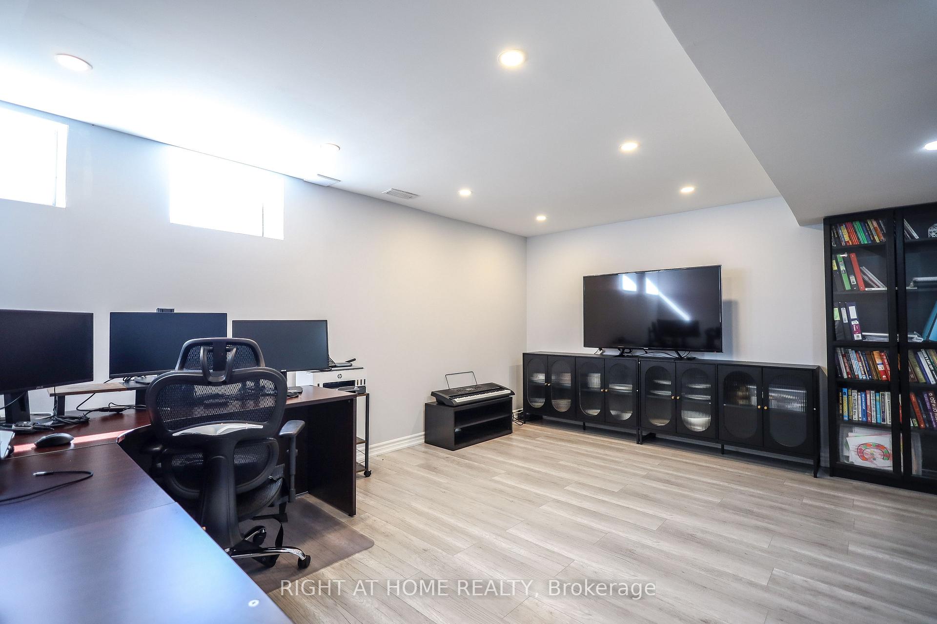 Photo 46 of 47 Millhouse Court, Vaughan, Patterson — HOMEH