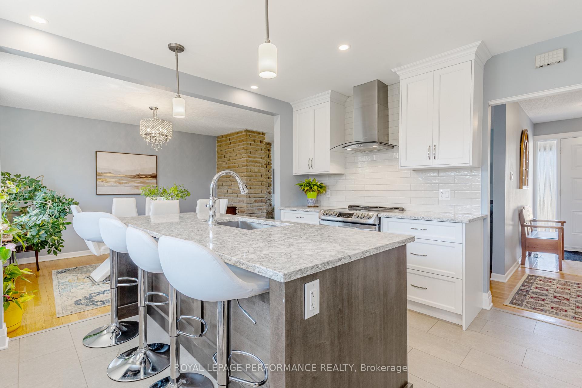 Photo 5 of 1874 Playfair Drive, Ottawa, Playfair Park — HOMEH
