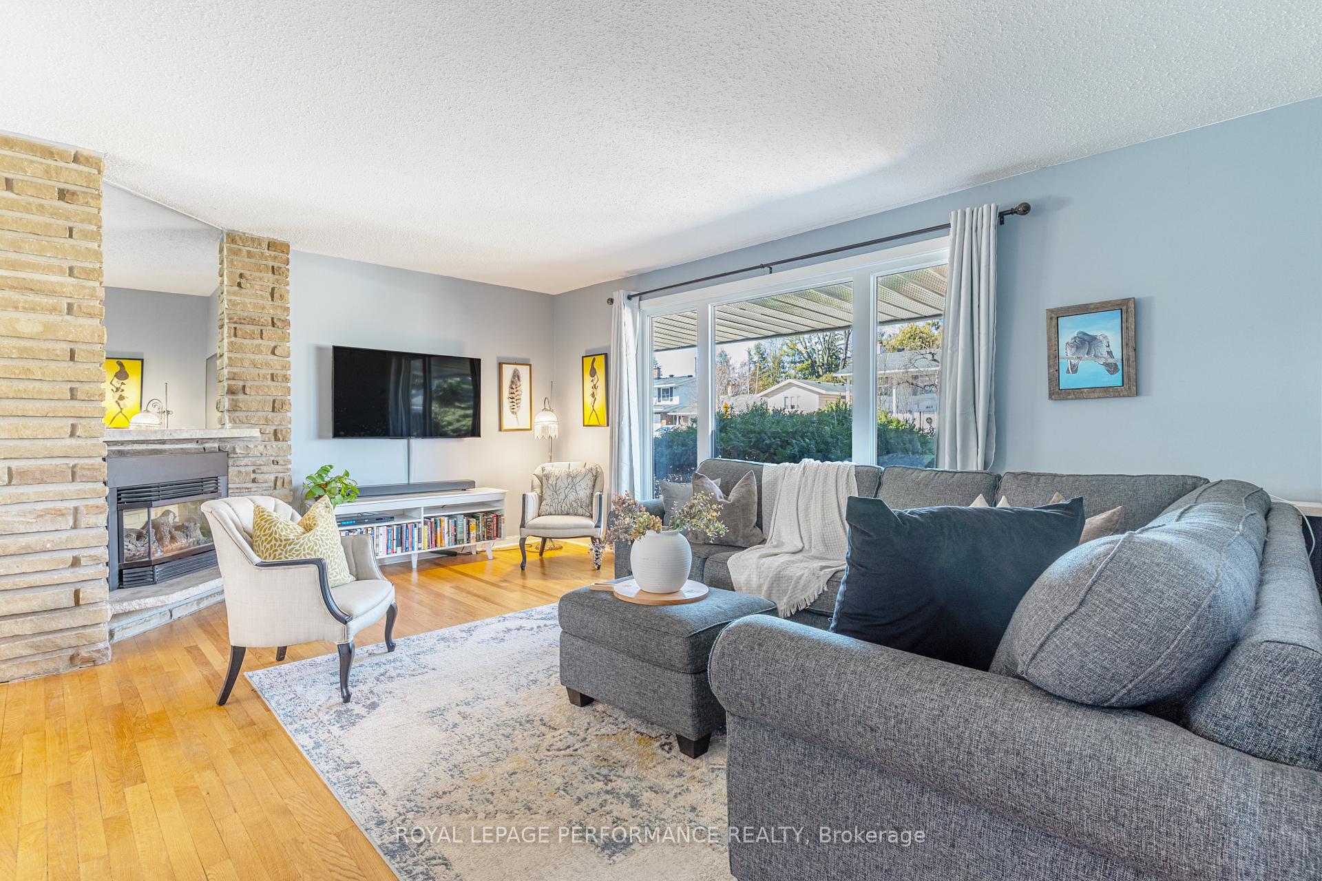 Photo 14 of 1874 Playfair Drive, Ottawa, Playfair Park — HOMEH