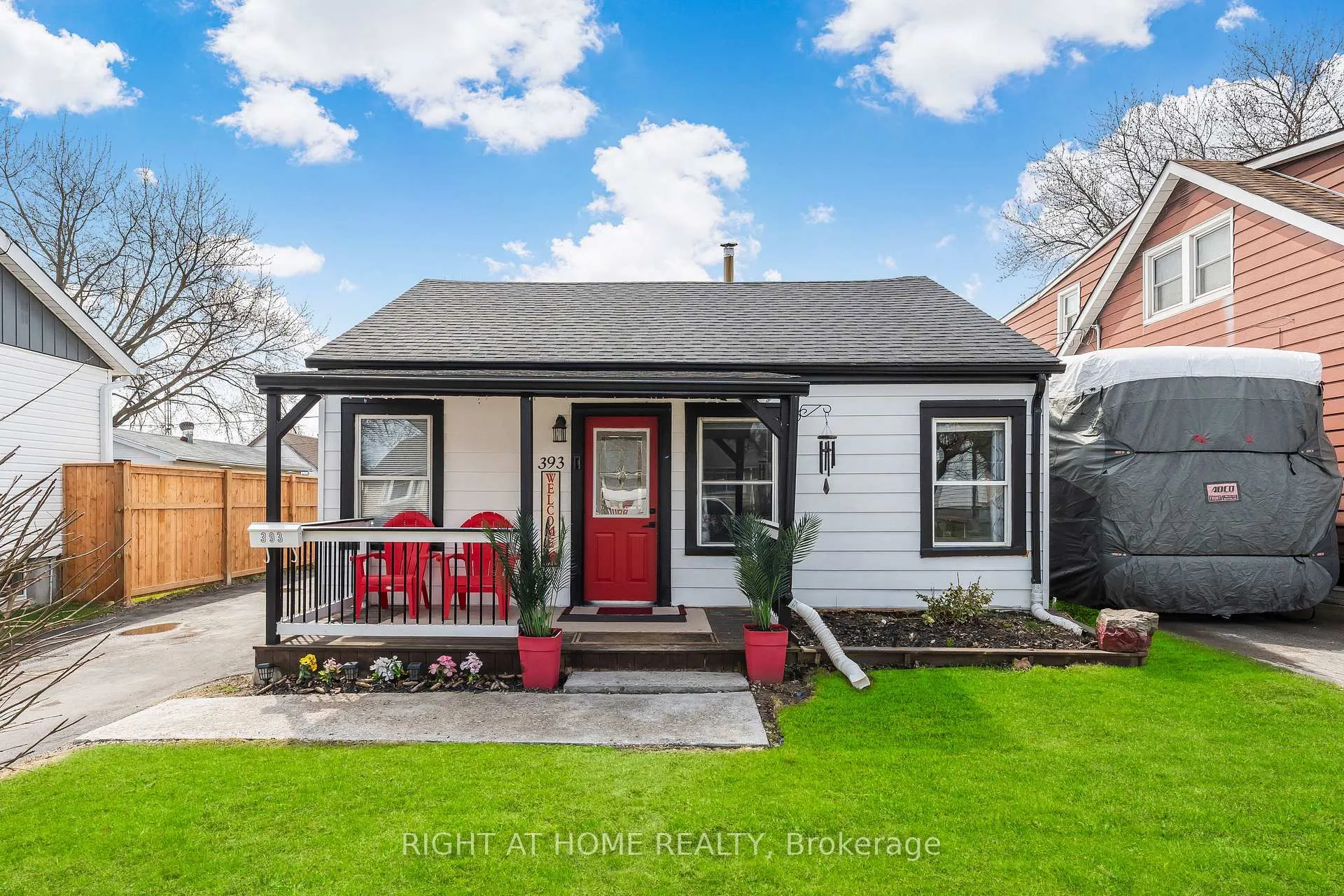 Photo 1 of 393 Victory Avenue, Welland, Lincoln/Crowland — HOMEH