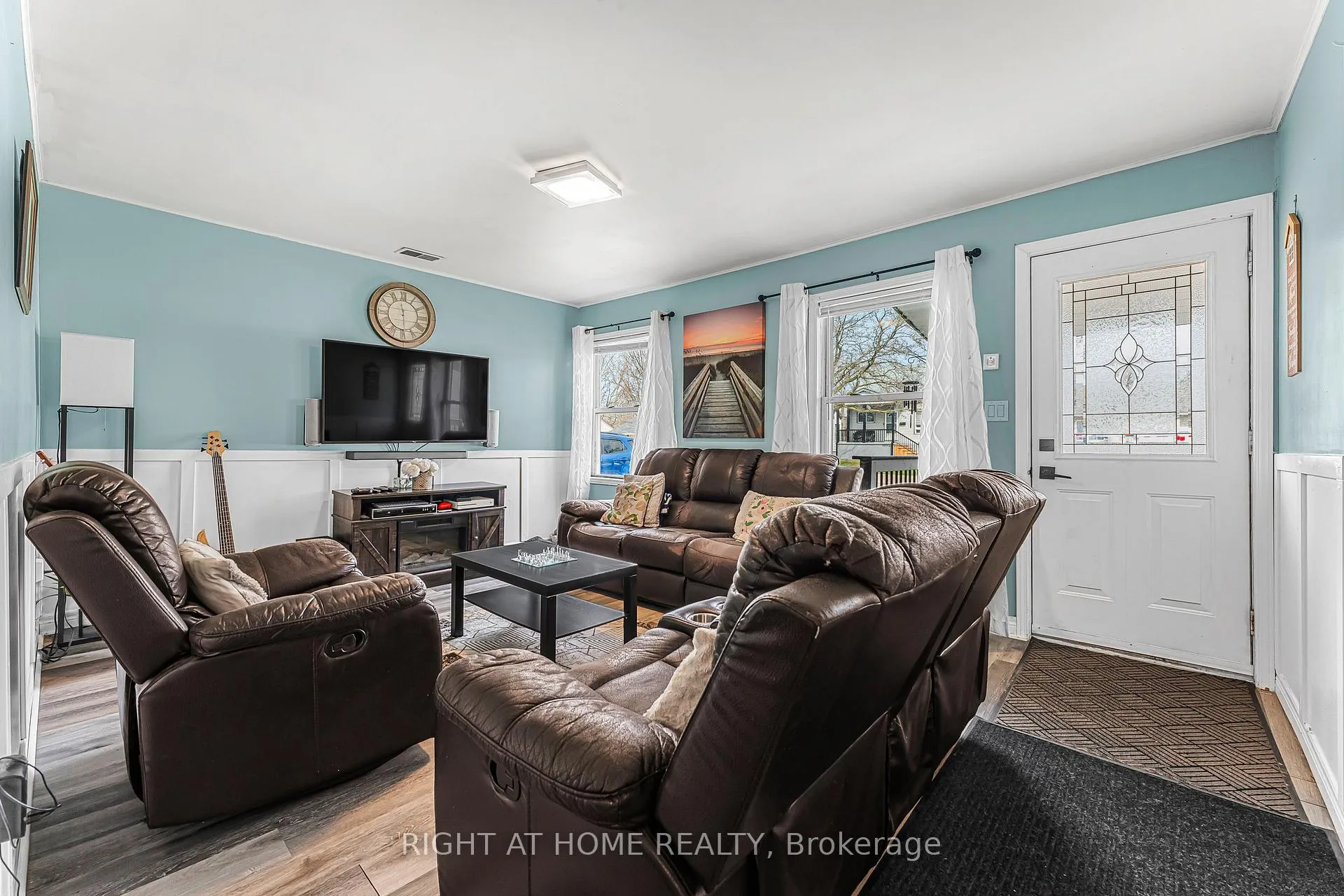 Photo 4 of 393 Victory Avenue, Welland, Lincoln/Crowland — HOMEH