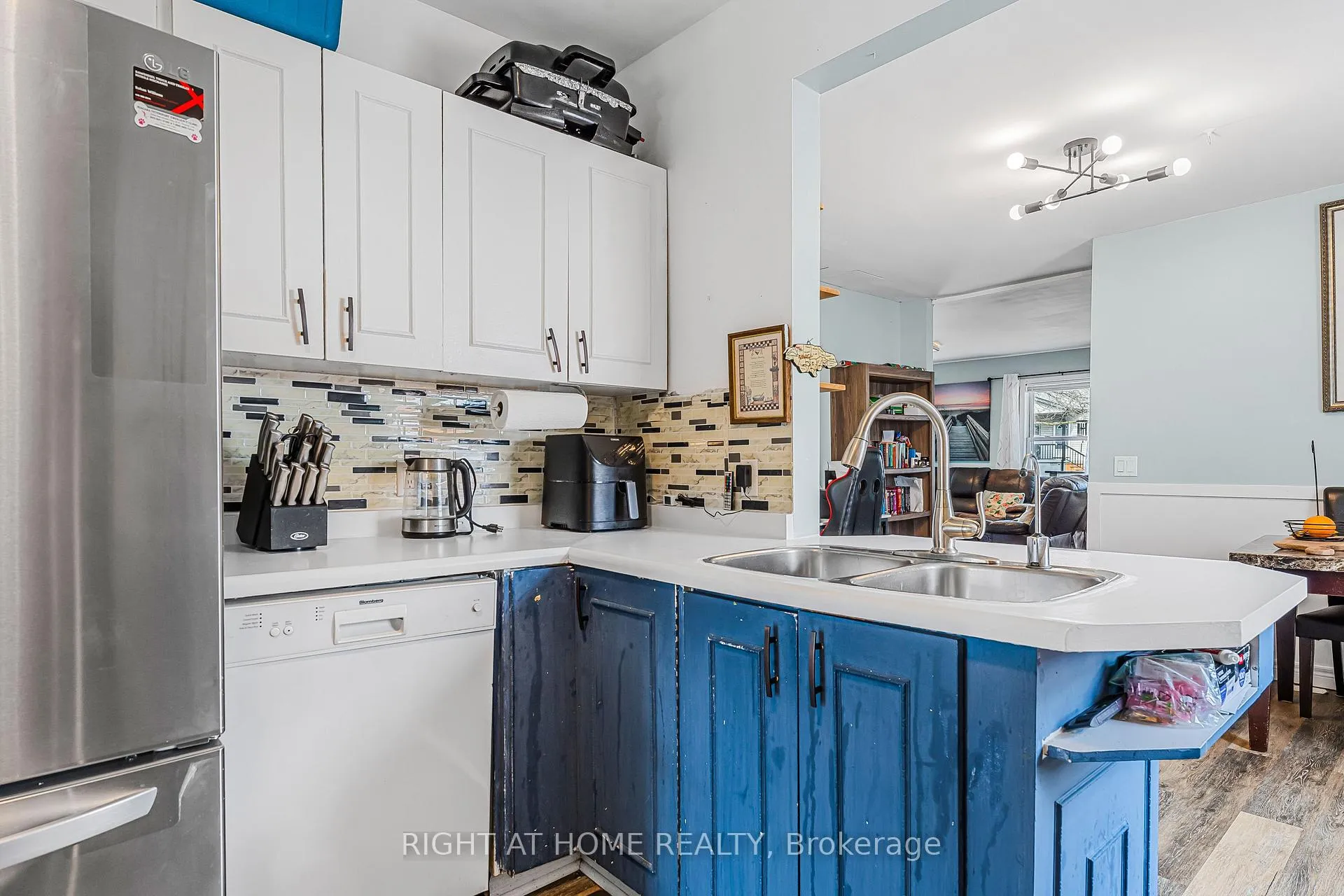 Photo 15 of 393 Victory Avenue, Welland, Lincoln/Crowland — HOMEH