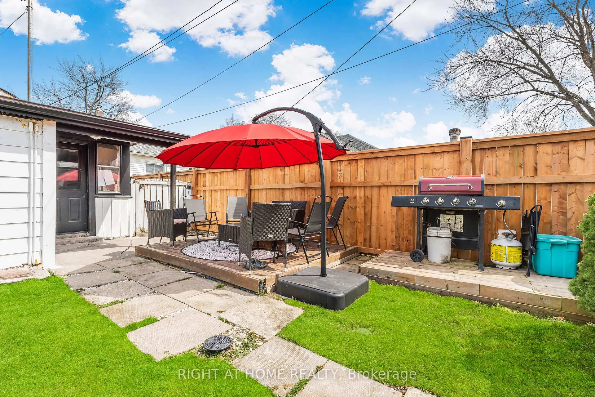 Photo 22 of 393 Victory Avenue, Welland, Lincoln/Crowland — HOMEH
