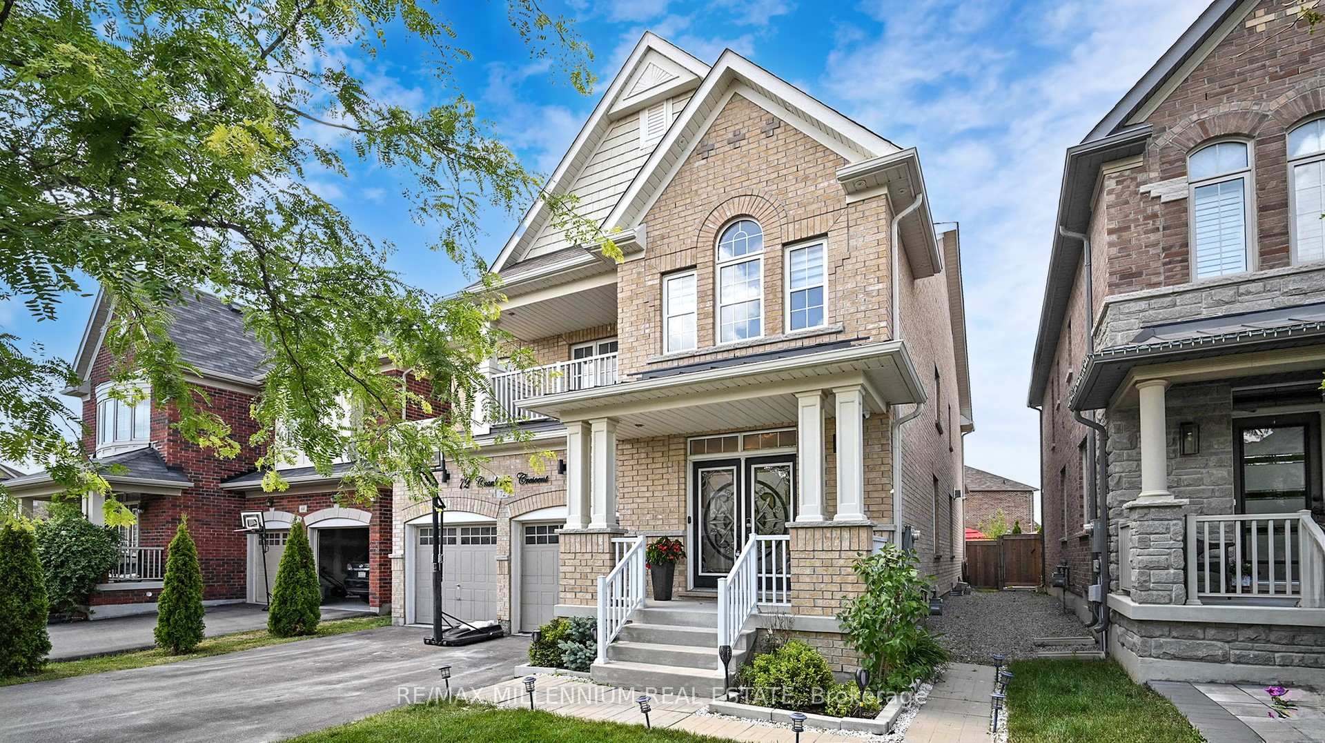 Photo 2 of 72 Cranbrook Crescent, Vaughan, Kleinburg — HOMEH