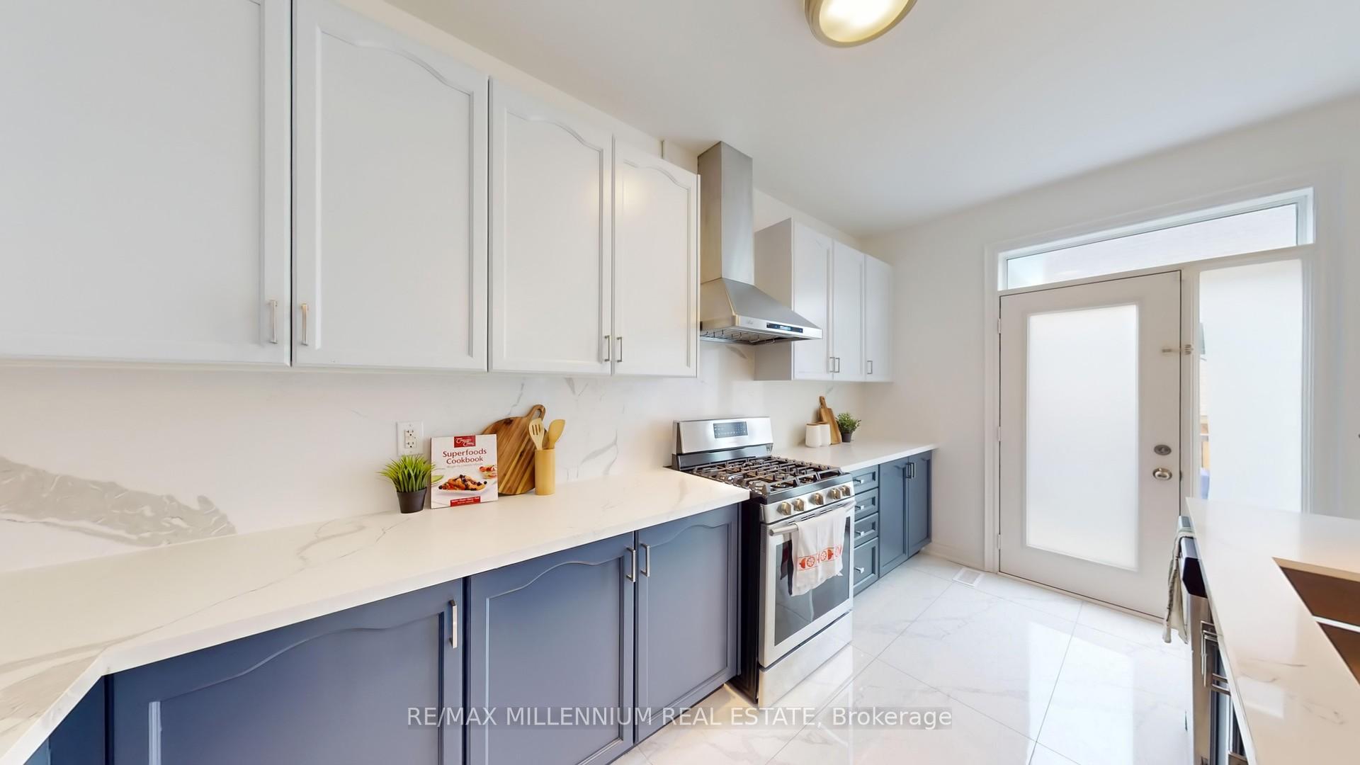 Photo 17 of 72 Cranbrook Crescent, Vaughan, Kleinburg — HOMEH