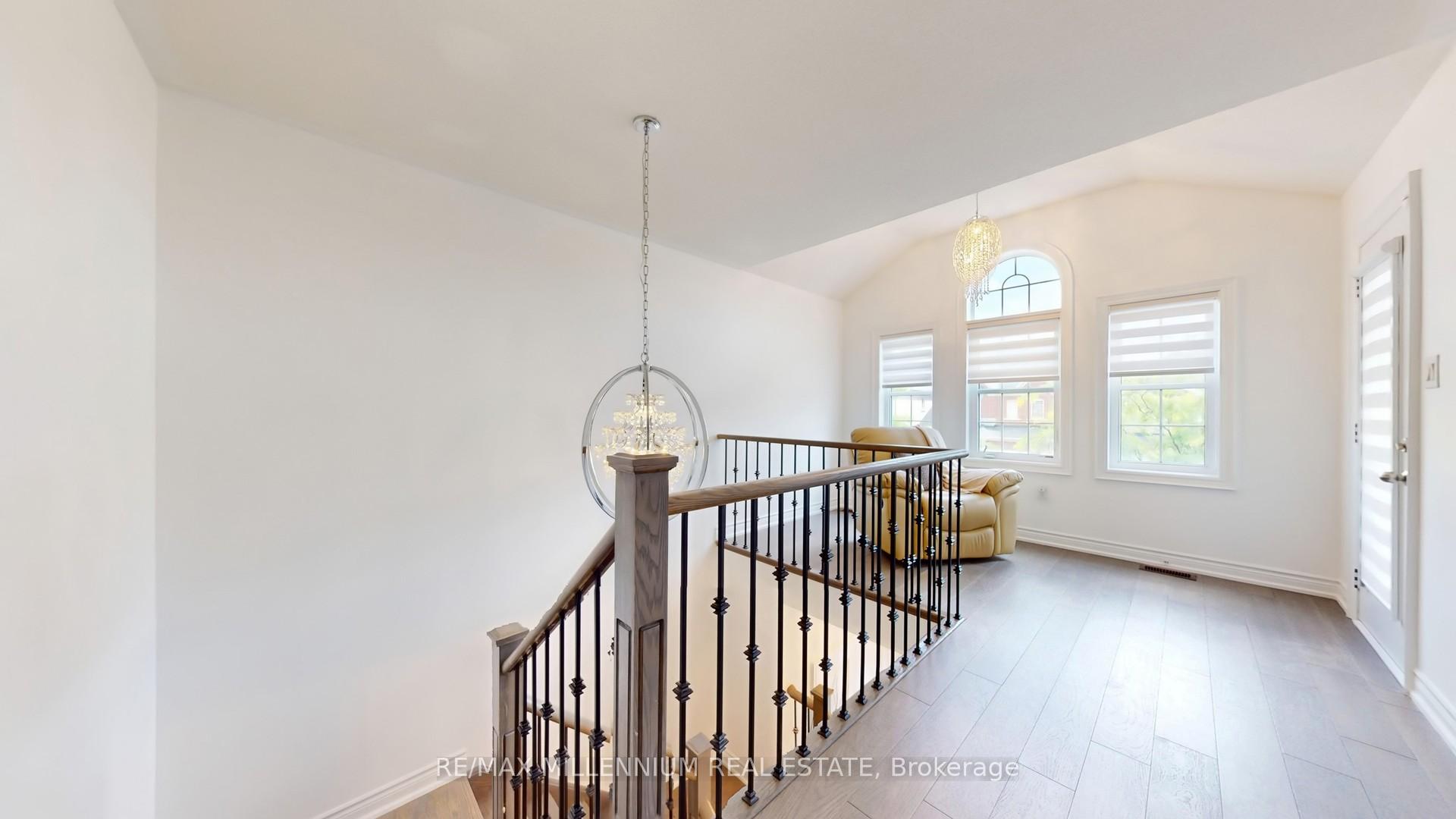 Photo 26 of 72 Cranbrook Crescent, Vaughan, Kleinburg — HOMEH