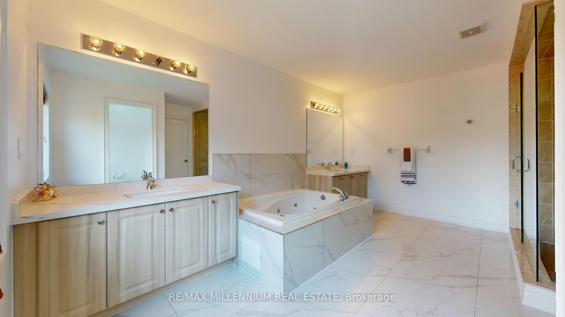 Photo 29 of 72 Cranbrook Crescent, Vaughan, Kleinburg — HOMEH
