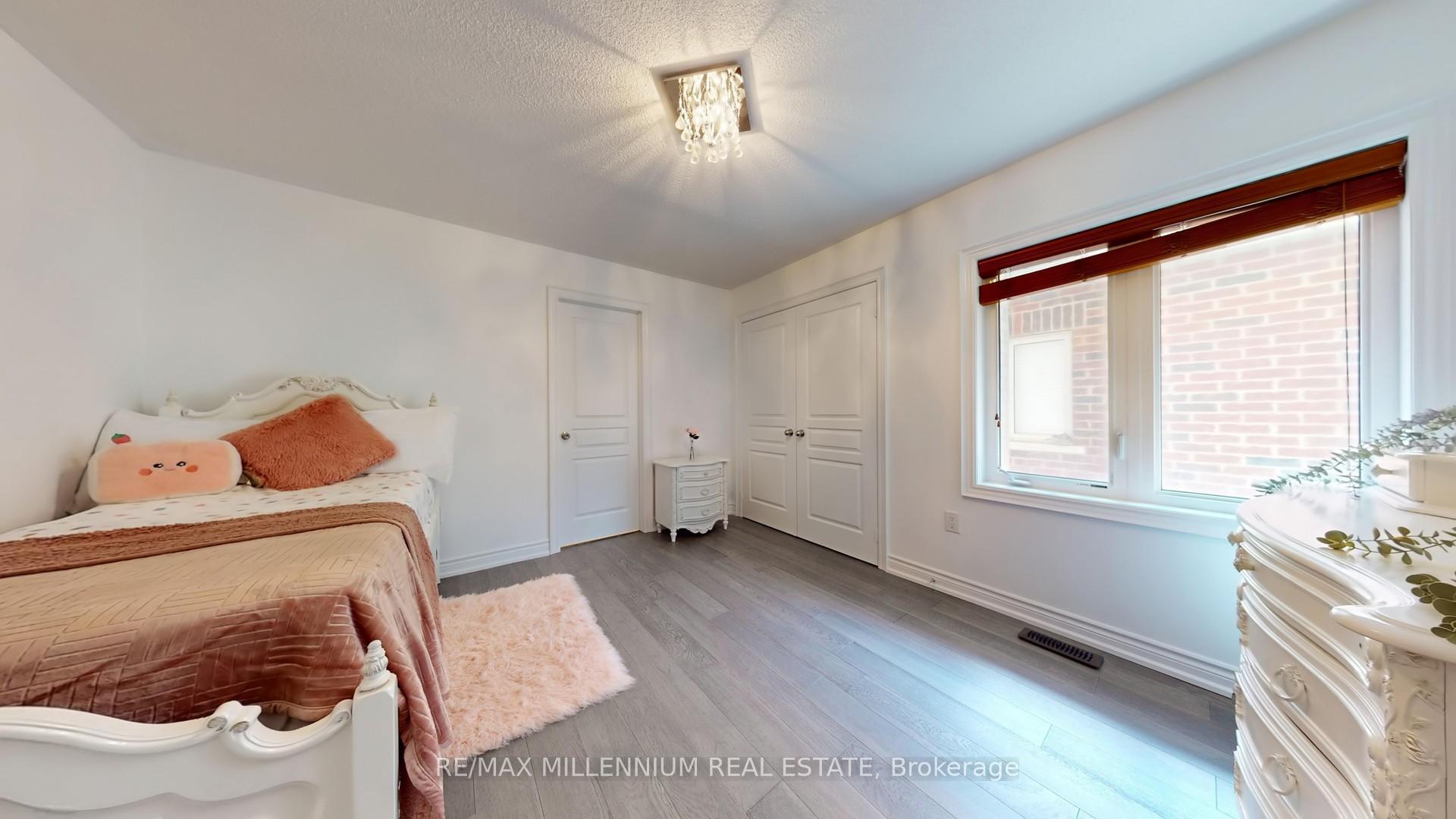 Photo 33 of 72 Cranbrook Crescent, Vaughan, Kleinburg — HOMEH