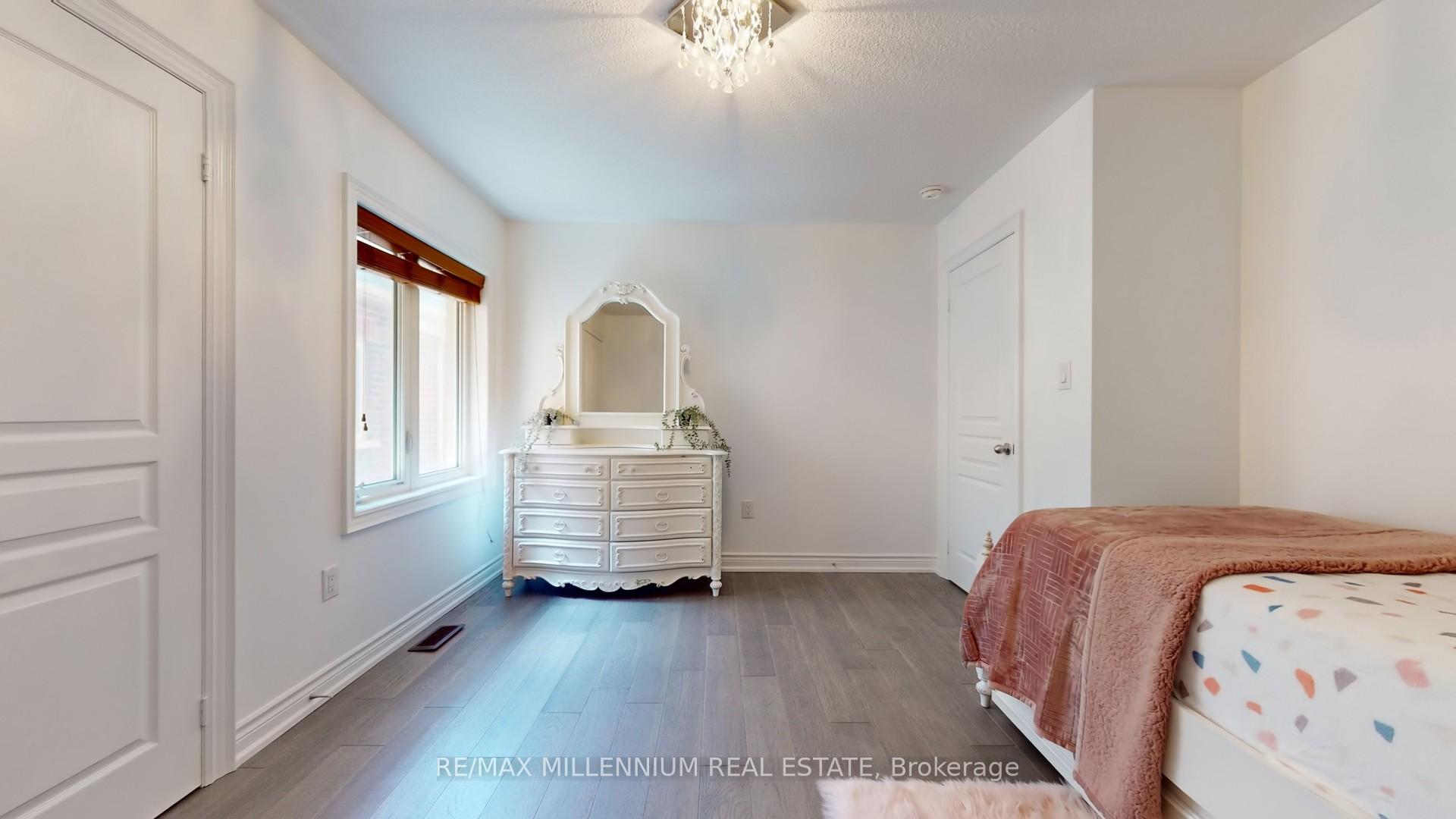 Photo 34 of 72 Cranbrook Crescent, Vaughan, Kleinburg — HOMEH