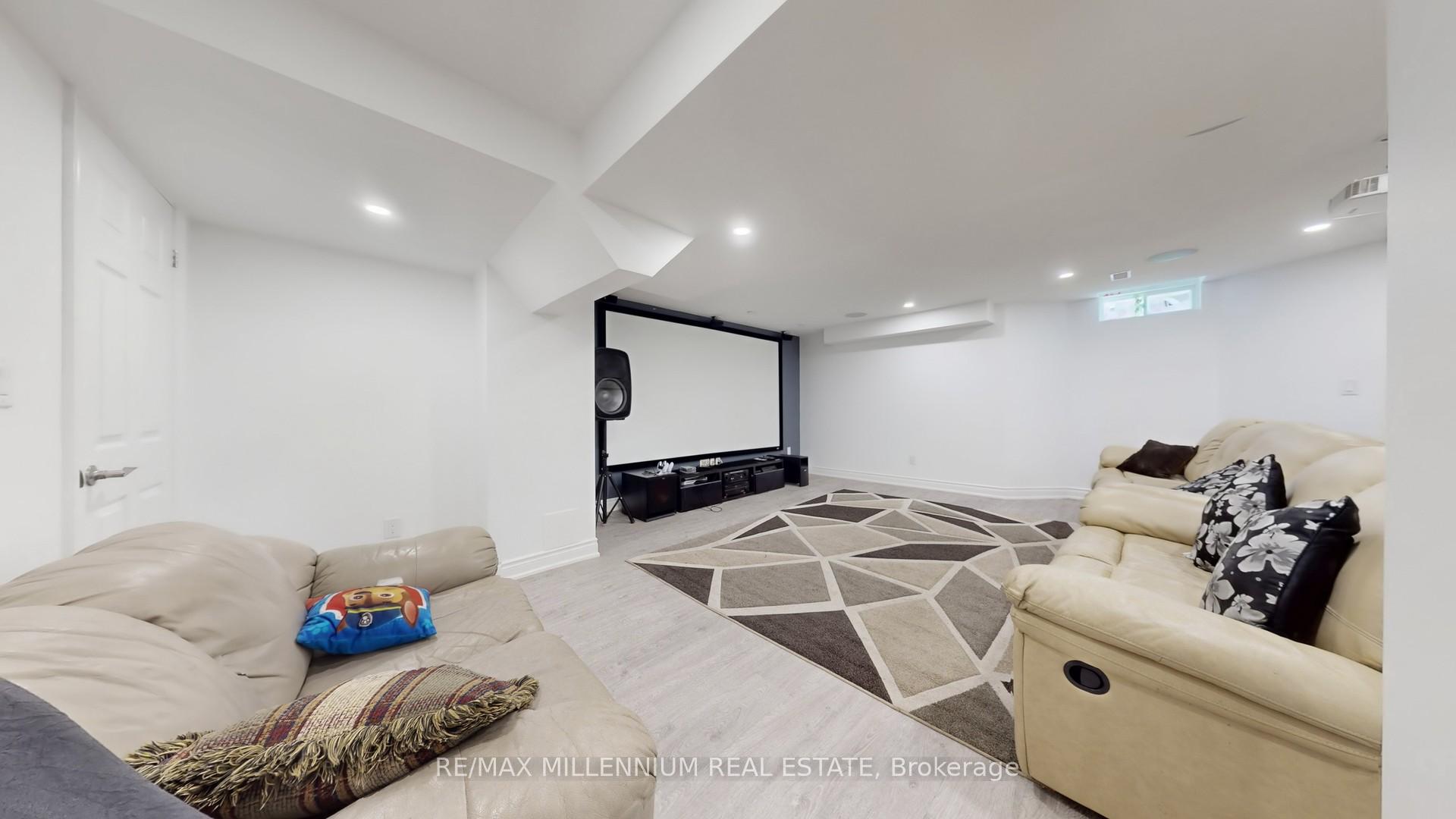 Photo 39 of 72 Cranbrook Crescent, Vaughan, Kleinburg — HOMEH