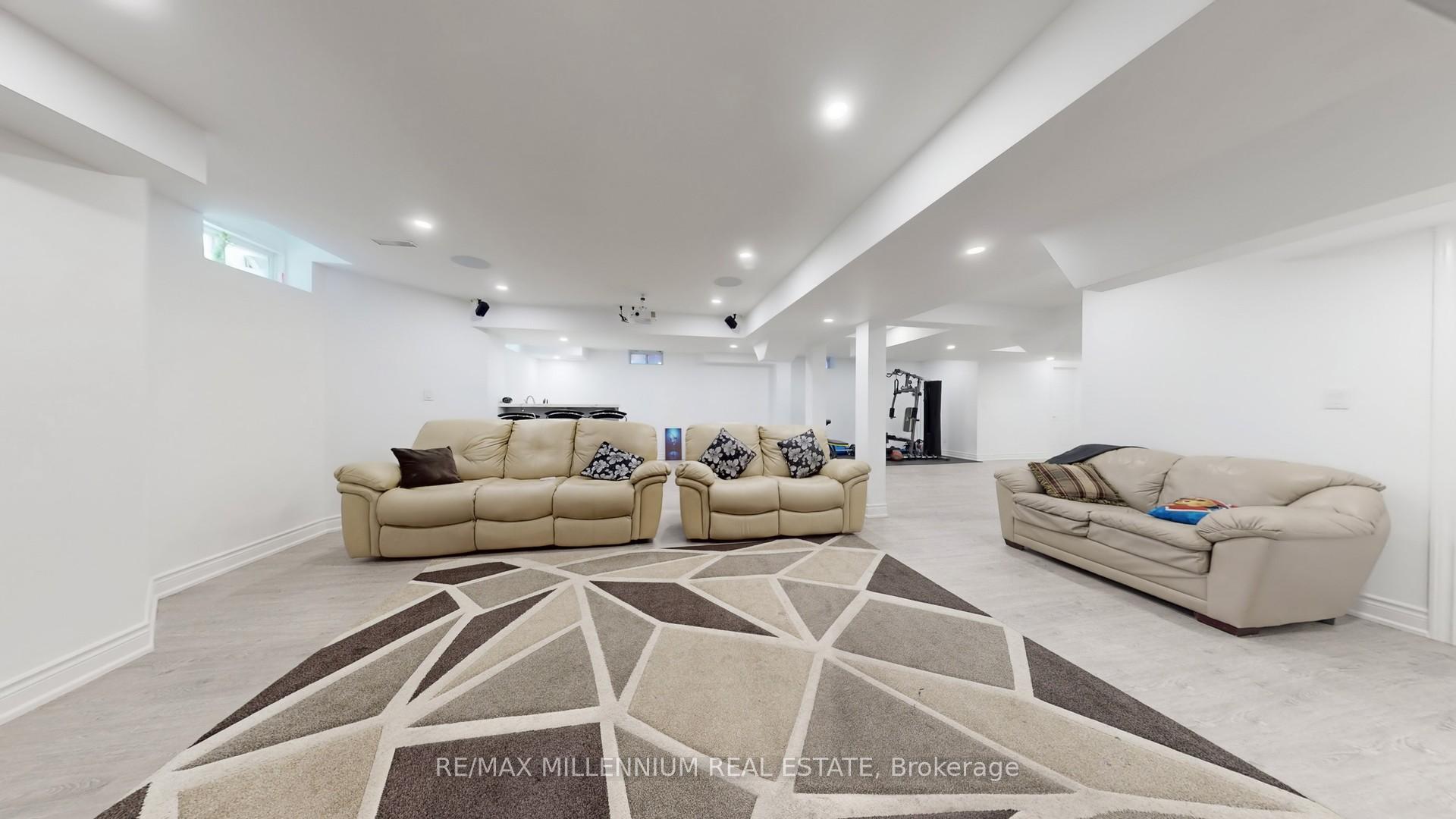 Photo 40 of 72 Cranbrook Crescent, Vaughan, Kleinburg — HOMEH