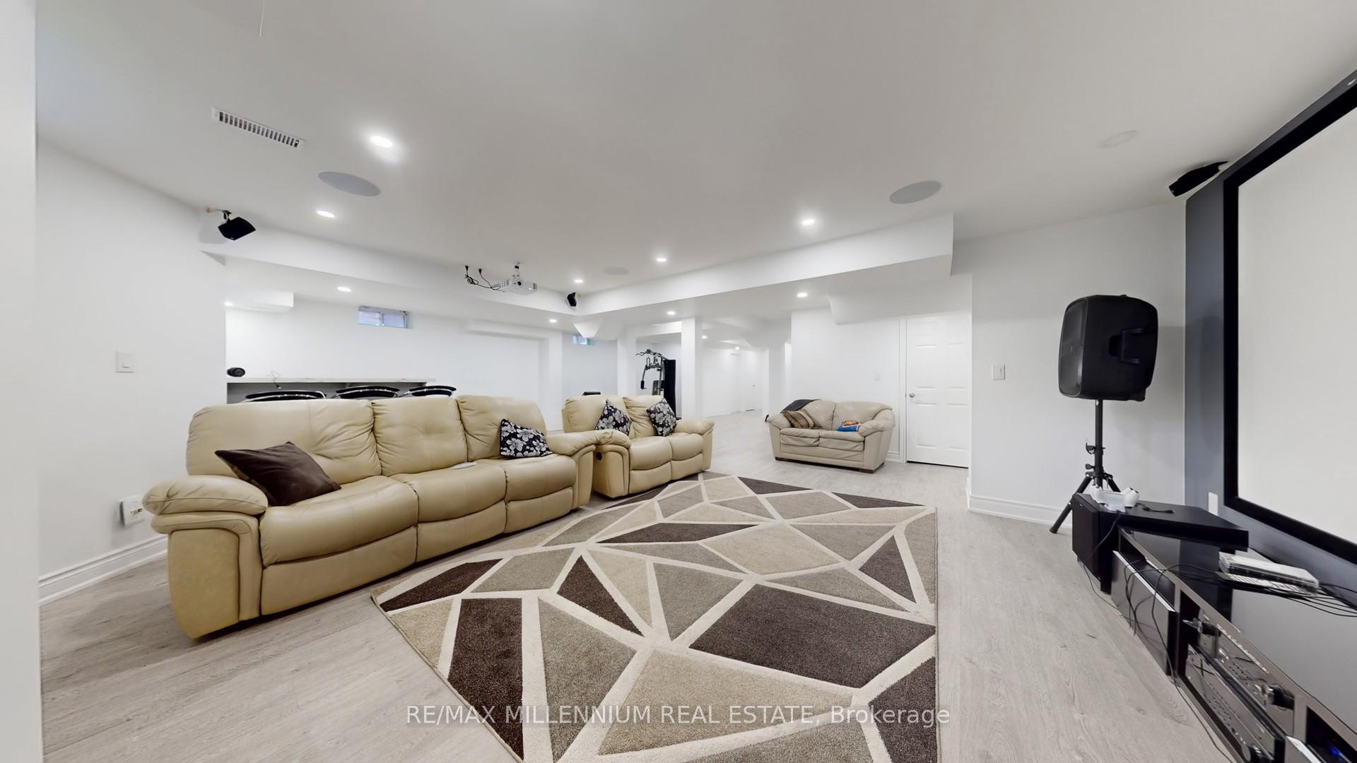 Photo 41 of 72 Cranbrook Crescent, Vaughan, Kleinburg — HOMEH
