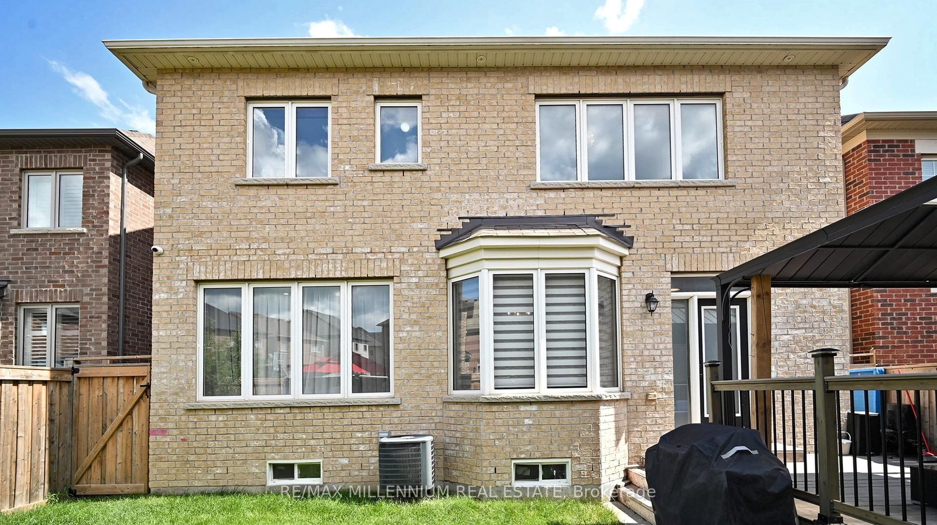 Photo 48 of 72 Cranbrook Crescent, Vaughan, Kleinburg — HOMEH