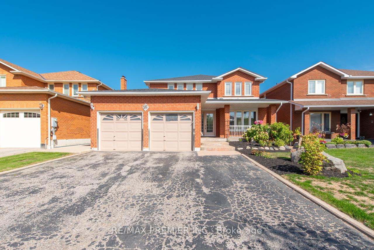 Photo 1 of 36 Castlehill Road, Vaughan, Maple — HOMEH