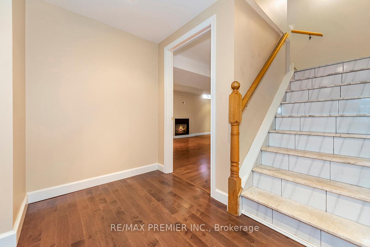 Photo 39 of 36 Castlehill Road, Vaughan, Maple — HOMEH