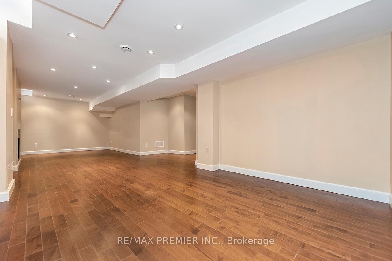 Photo 41 of 36 Castlehill Road, Vaughan, Maple — HOMEH