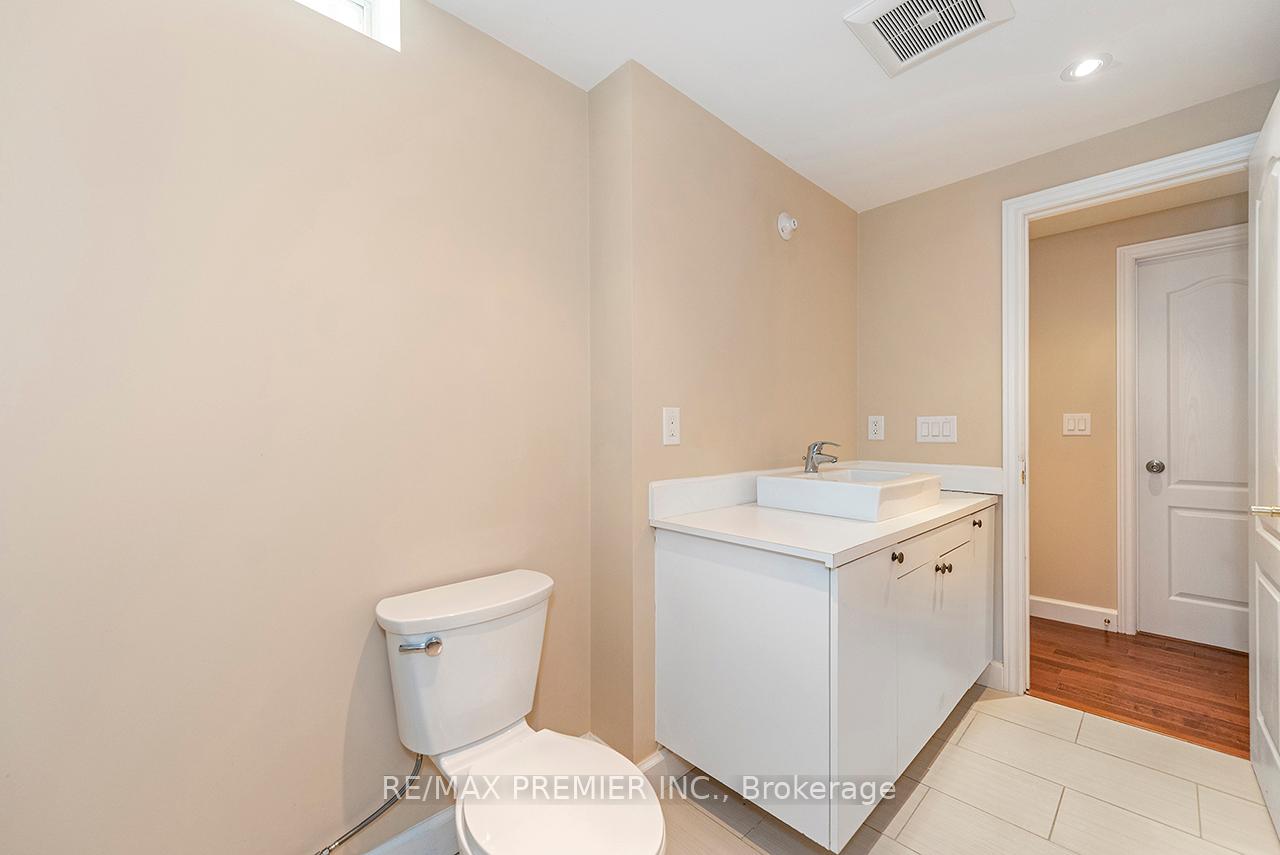 Photo 42 of 36 Castlehill Road, Vaughan, Maple — HOMEH