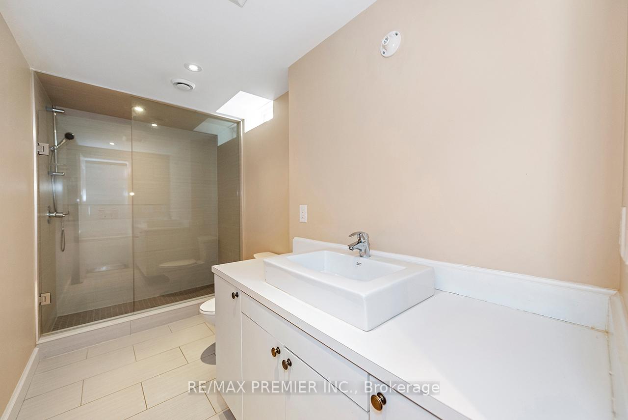 Photo 43 of 36 Castlehill Road, Vaughan, Maple — HOMEH