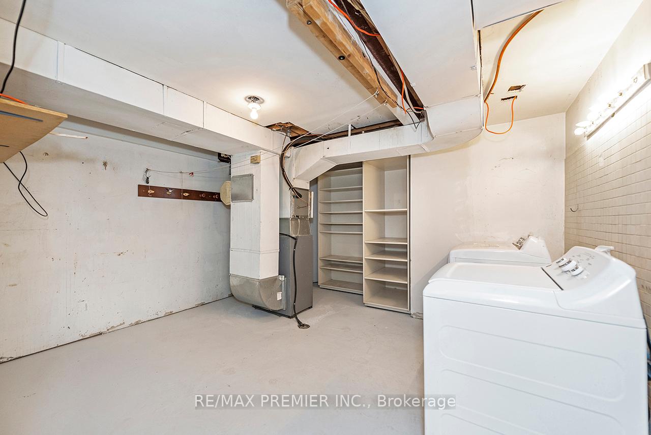 Photo 45 of 36 Castlehill Road, Vaughan, Maple — HOMEH