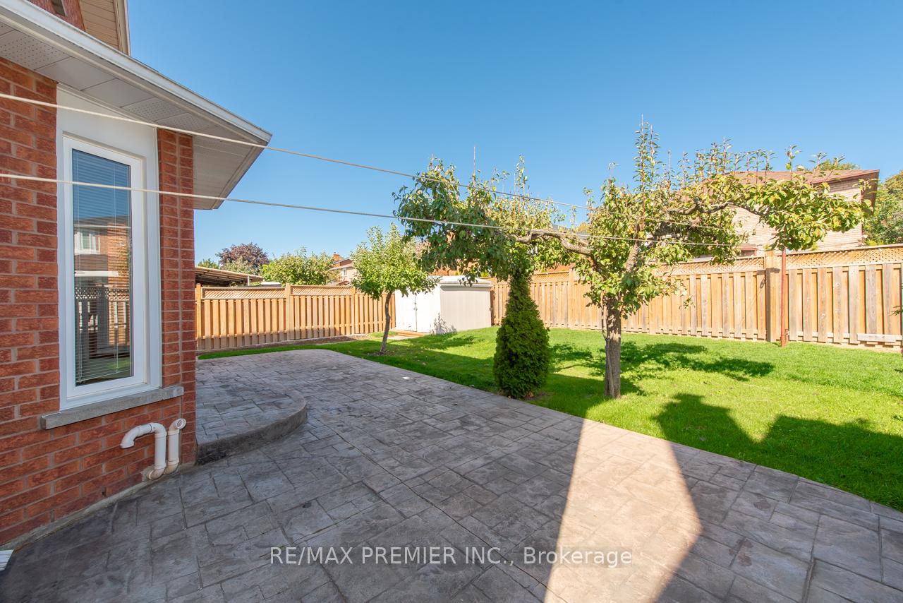 Photo 48 of 36 Castlehill Road, Vaughan, Maple — HOMEH