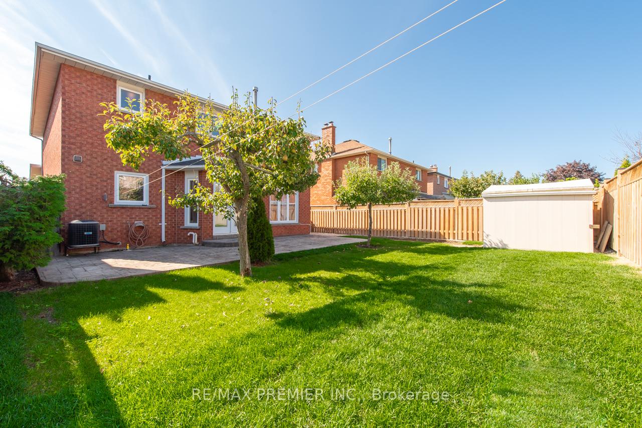 Photo 49 of 36 Castlehill Road, Vaughan, Maple — HOMEH