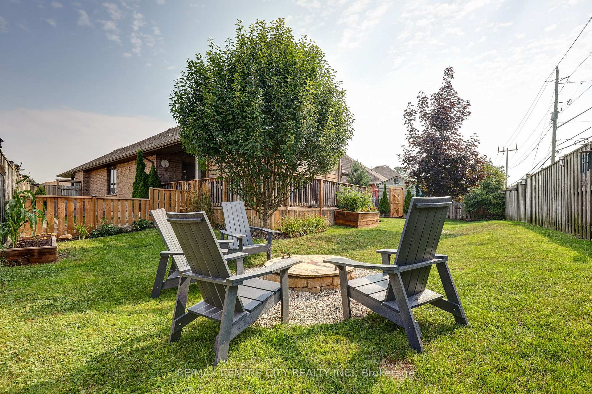 Photo 12 of 31 Richard Court, Aylmer — HOMEH