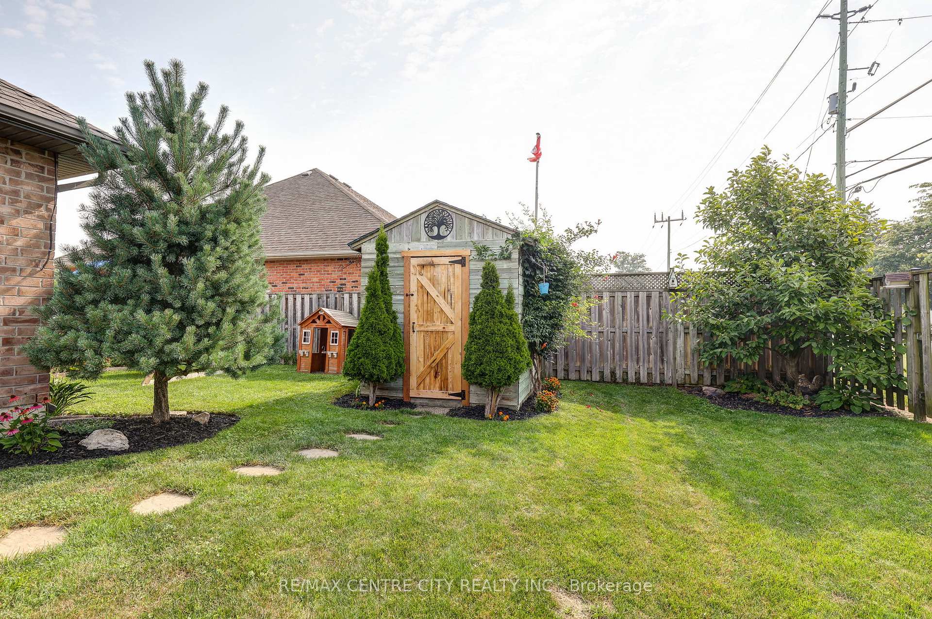 Photo 17 of 31 Richard Court, Aylmer — HOMEH