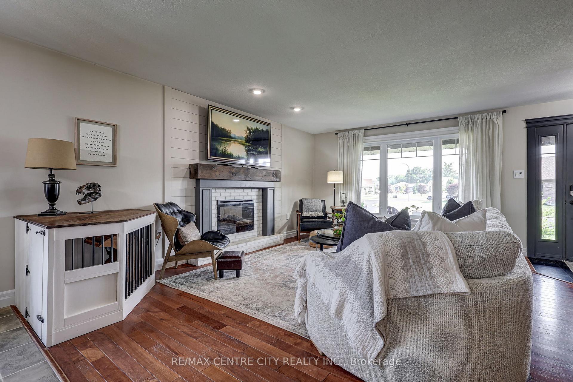 Photo 23 of 31 Richard Court, Aylmer — HOMEH
