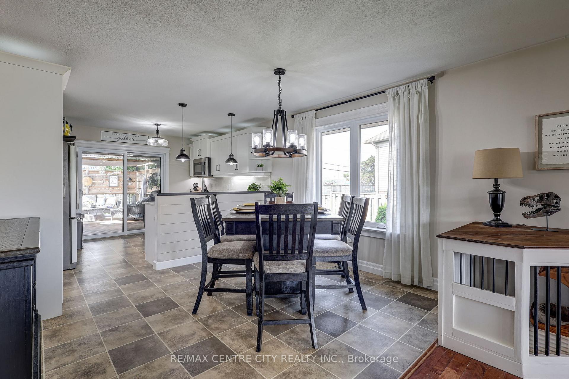 Photo 26 of 31 Richard Court, Aylmer — HOMEH