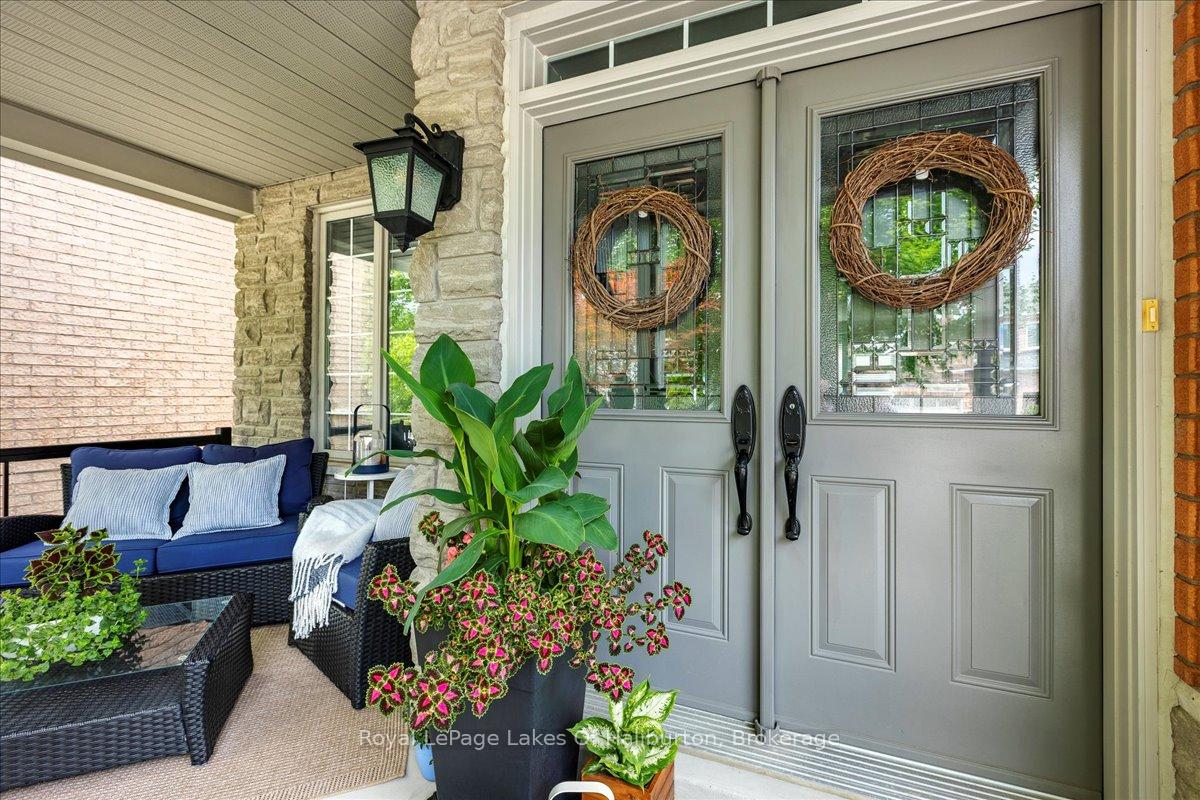 Photo 5 of 206 Birkshire Drive, Aurora, Bayview Wellington — HOMEH