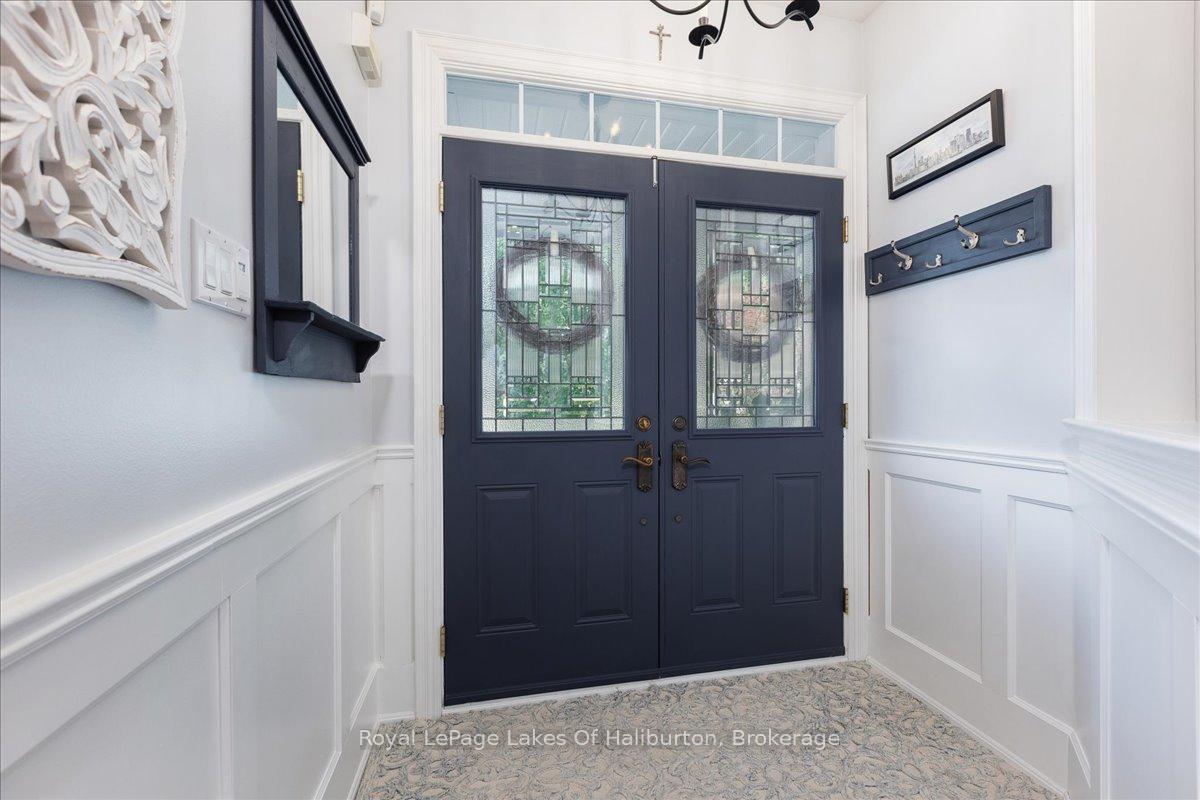 Photo 4 of 206 Birkshire Drive, Aurora, Bayview Wellington — HOMEH