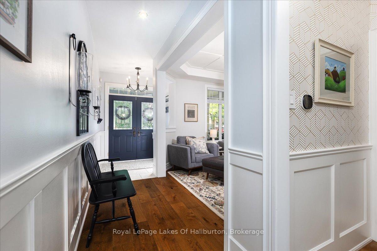 Photo 10 of 206 Birkshire Drive, Aurora, Bayview Wellington — HOMEH