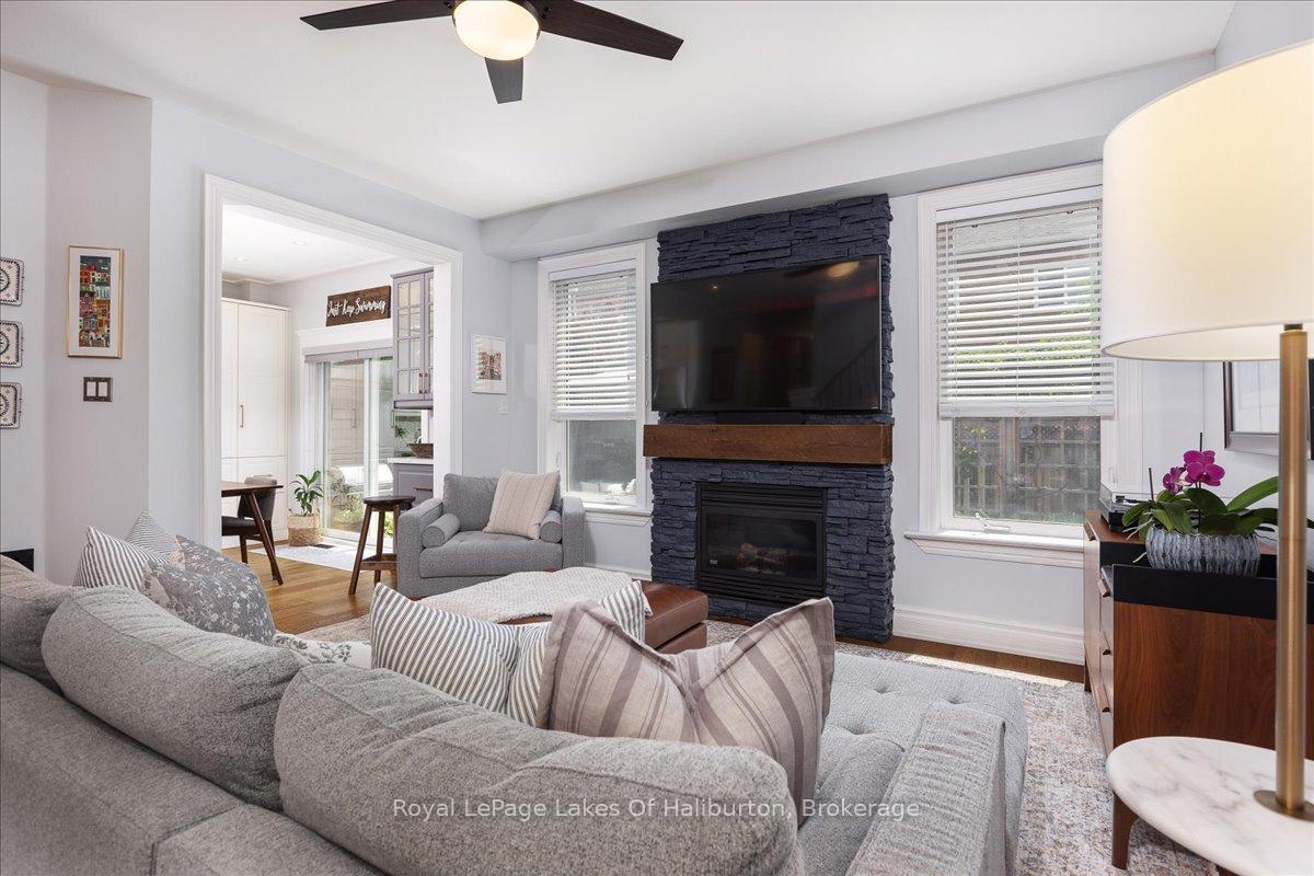 Photo 14 of 206 Birkshire Drive, Aurora, Bayview Wellington — HOMEH