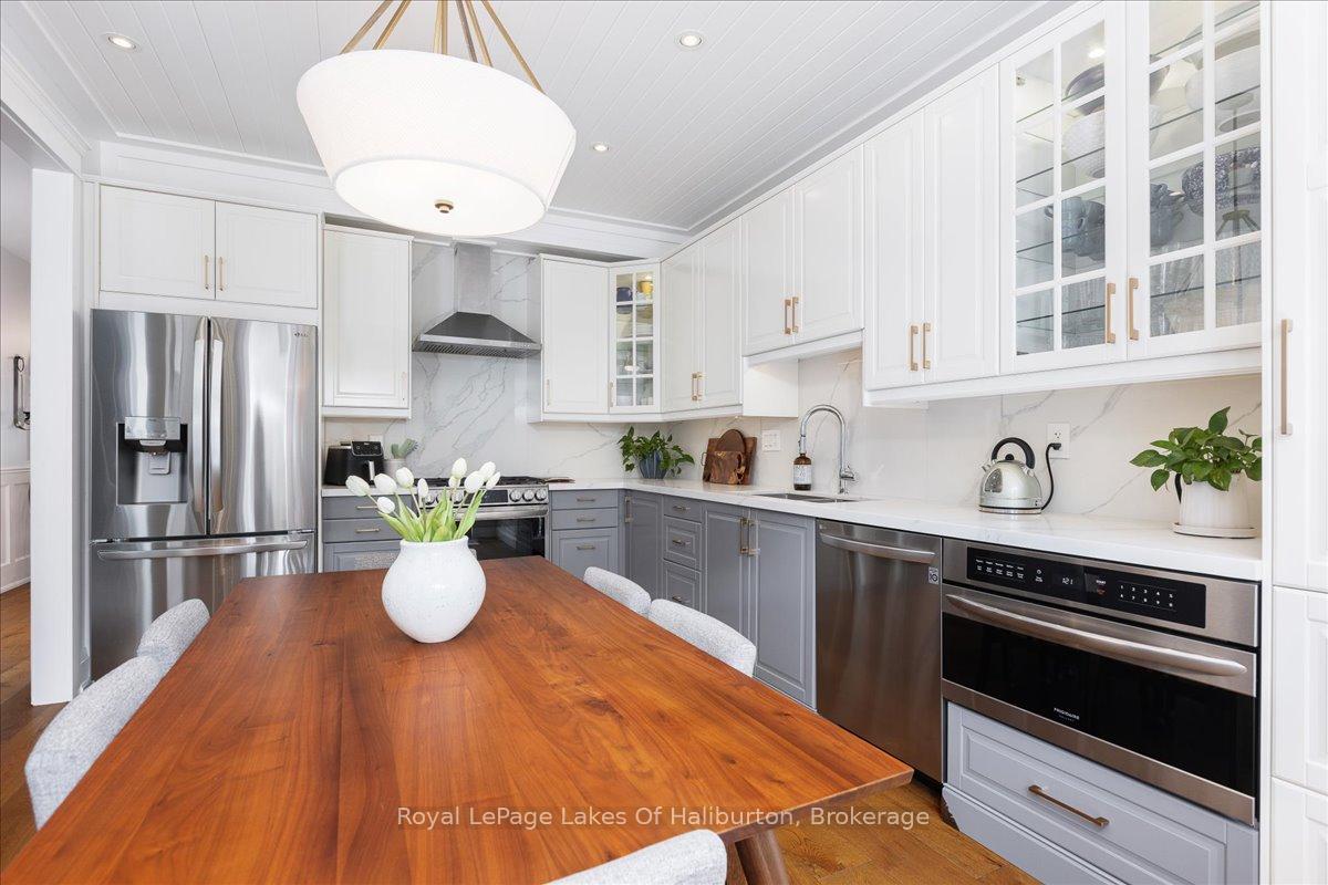 Photo 16 of 206 Birkshire Drive, Aurora, Bayview Wellington — HOMEH