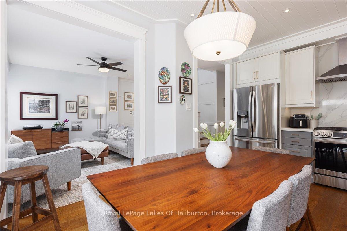 Photo 17 of 206 Birkshire Drive, Aurora, Bayview Wellington — HOMEH