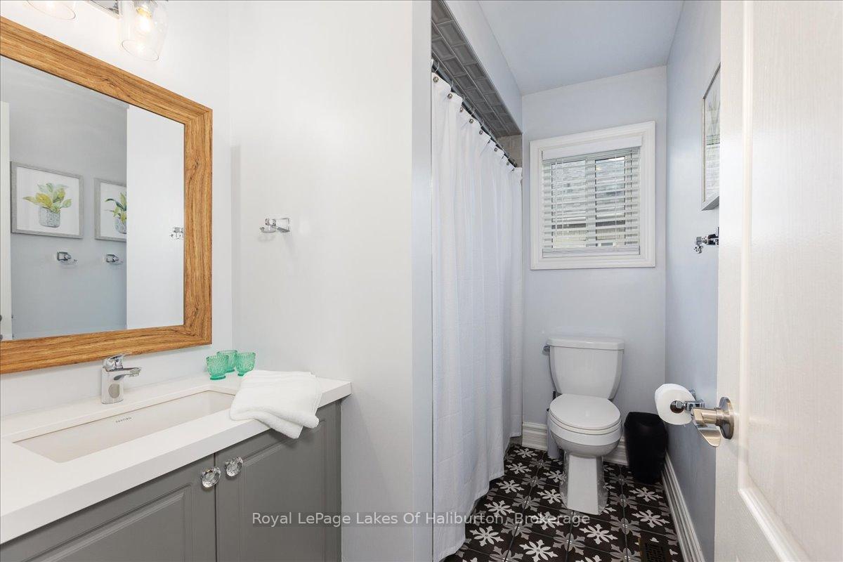 Photo 23 of 206 Birkshire Drive, Aurora, Bayview Wellington — HOMEH