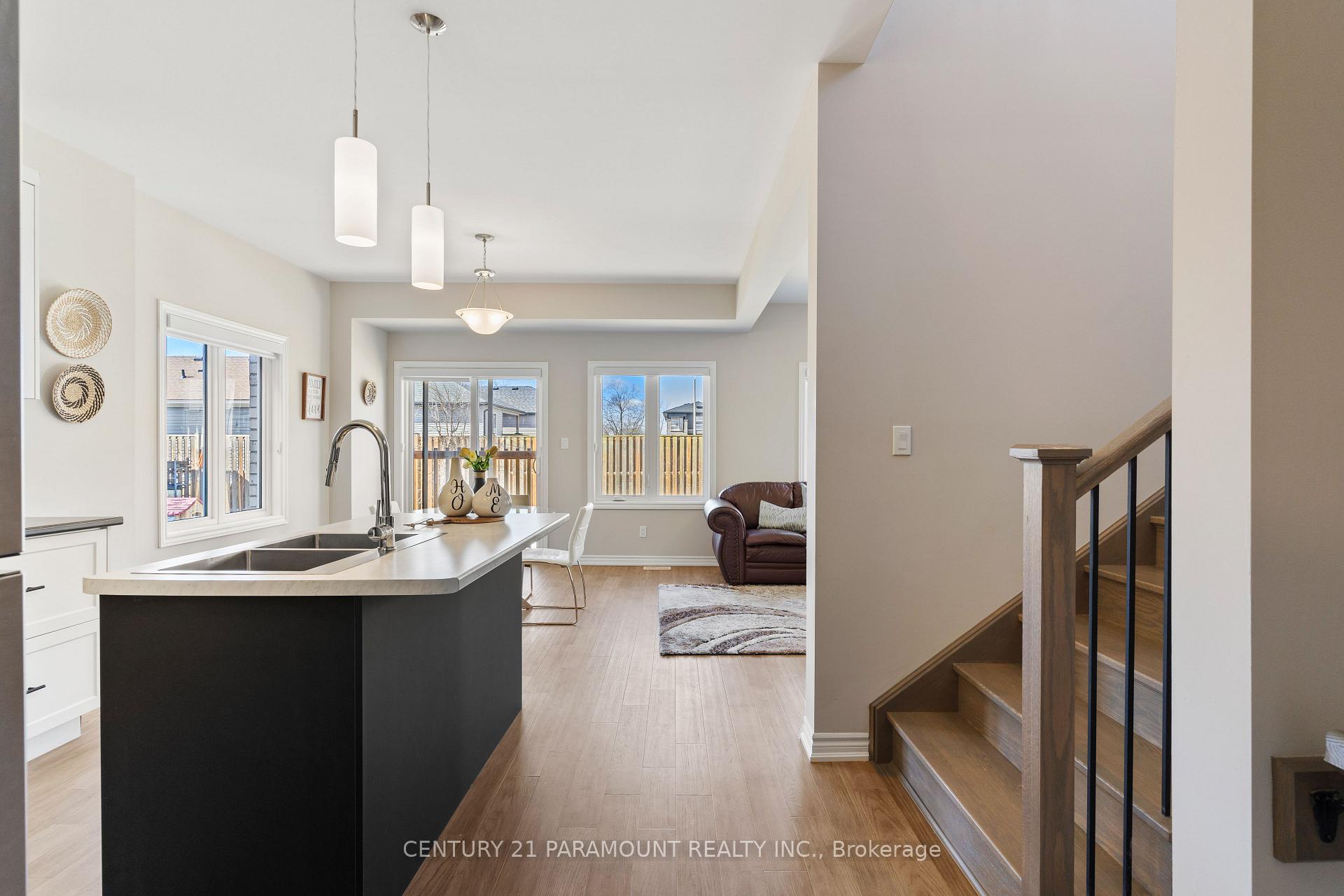 Photo 4 of 72 Bradley Avenue, Welland, Lincoln/Crowland — HOMEH