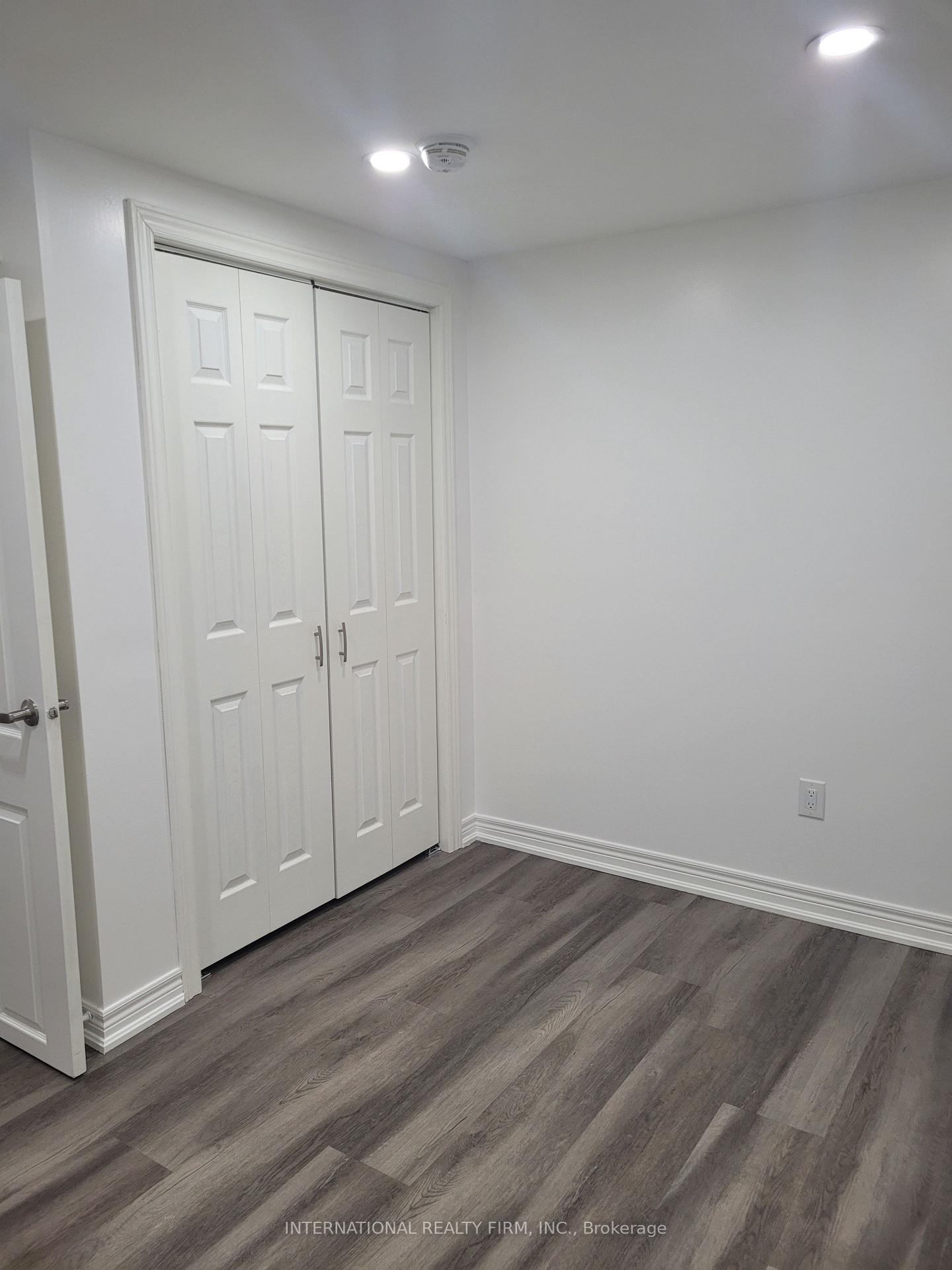 Photo 5 of 49 Avon Crescent, Vaughan, East Woodbridge — HOMEH