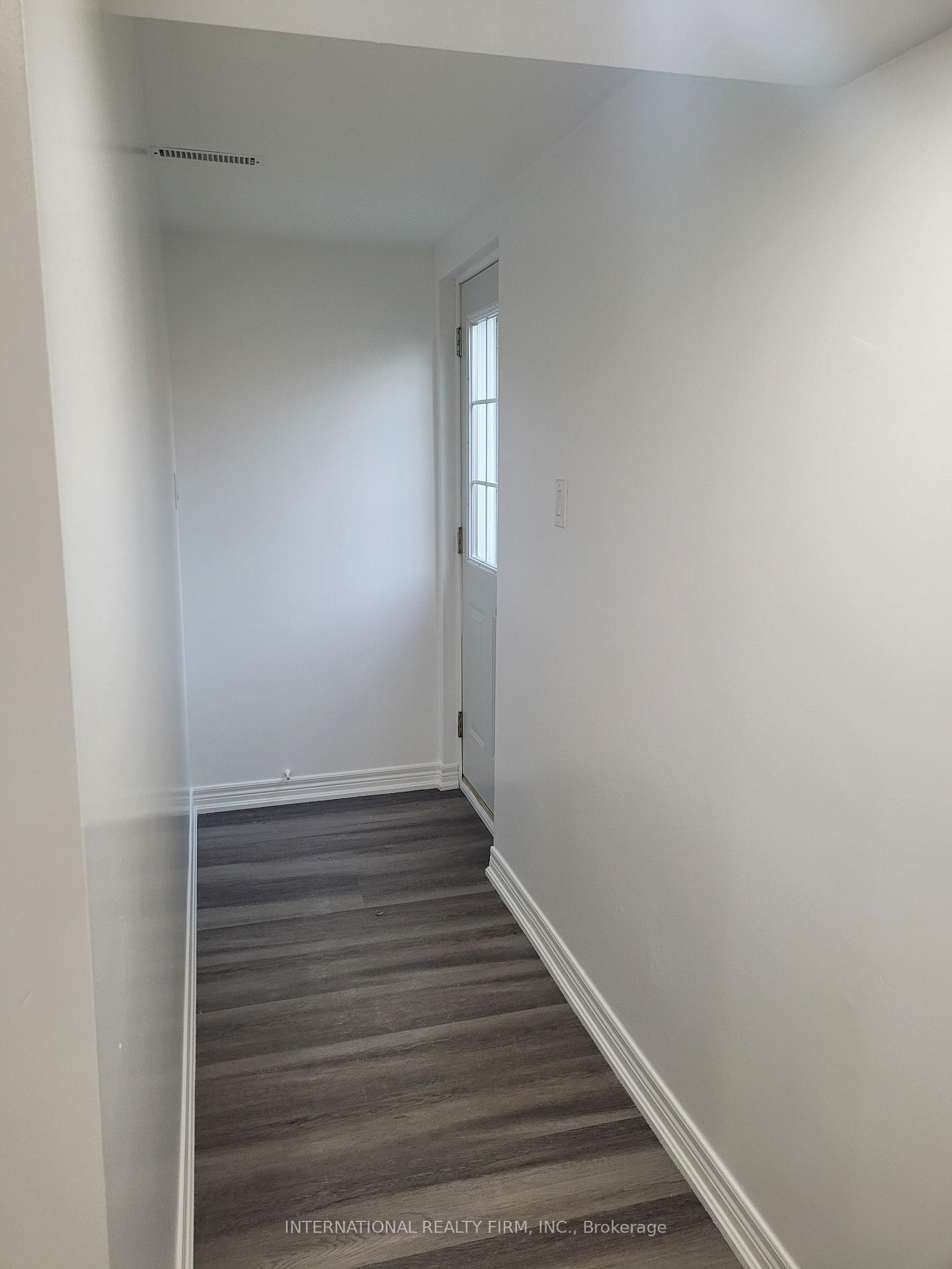 Photo 9 of 49 Avon Crescent, Vaughan, East Woodbridge — HOMEH