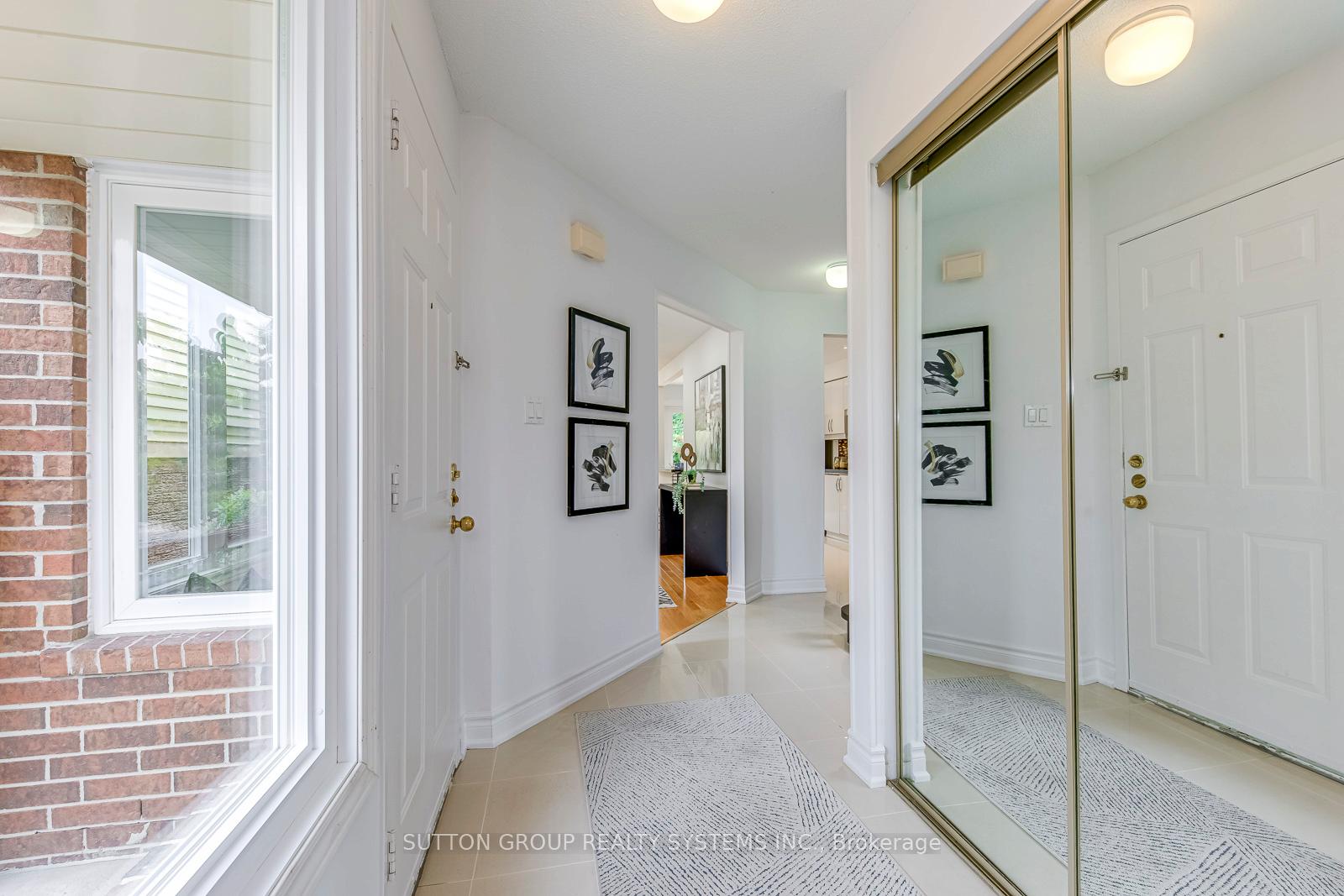 Photo 4 of 207 Winding Lane, Vaughan, Crestwood-Springfarm-Yorkhill — HOMEH