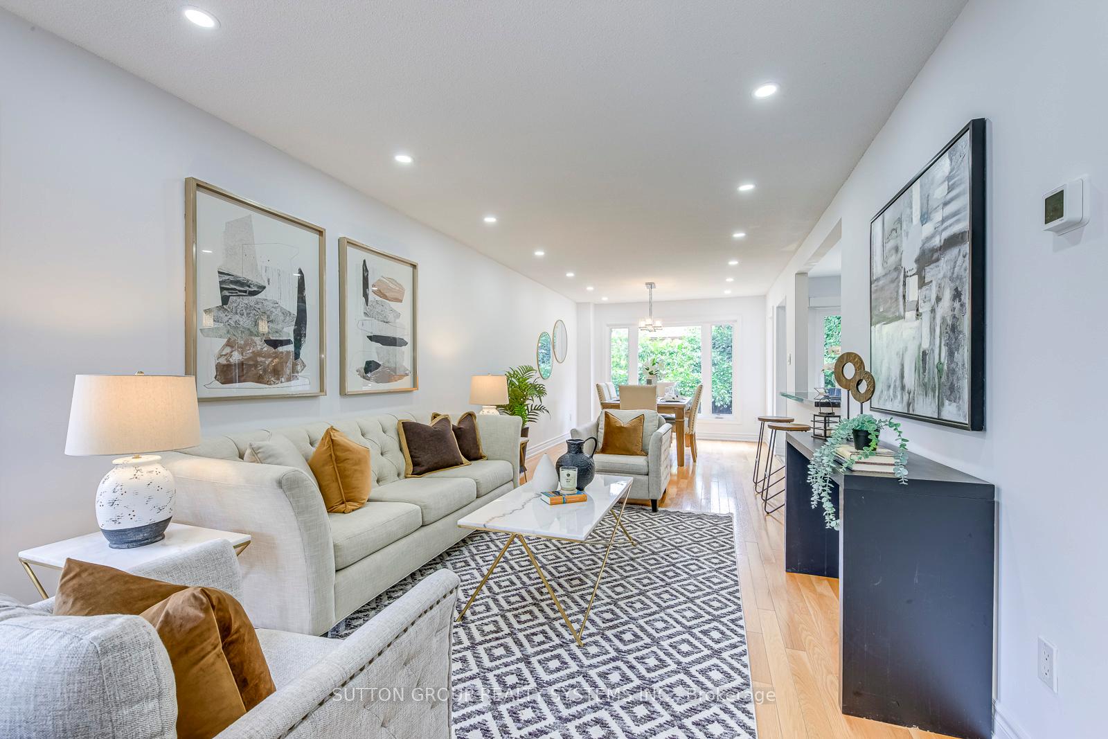 Photo 5 of 207 Winding Lane, Vaughan, Crestwood-Springfarm-Yorkhill — HOMEH