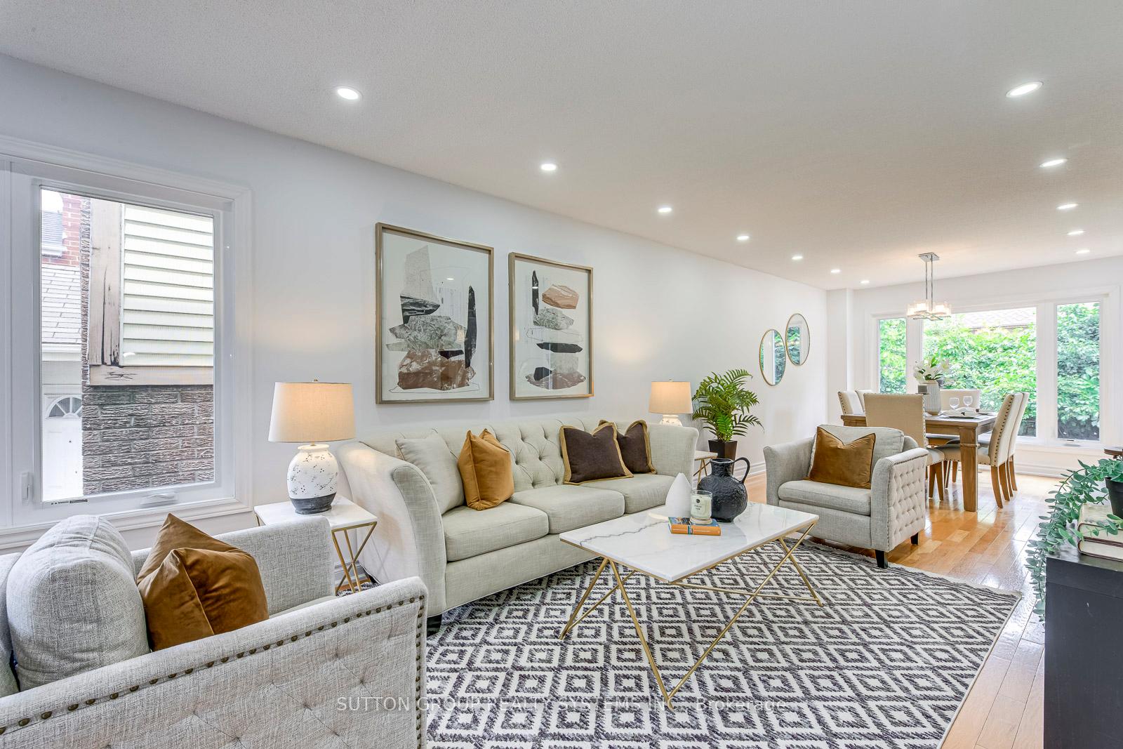 Photo 6 of 207 Winding Lane, Vaughan, Crestwood-Springfarm-Yorkhill — HOMEH