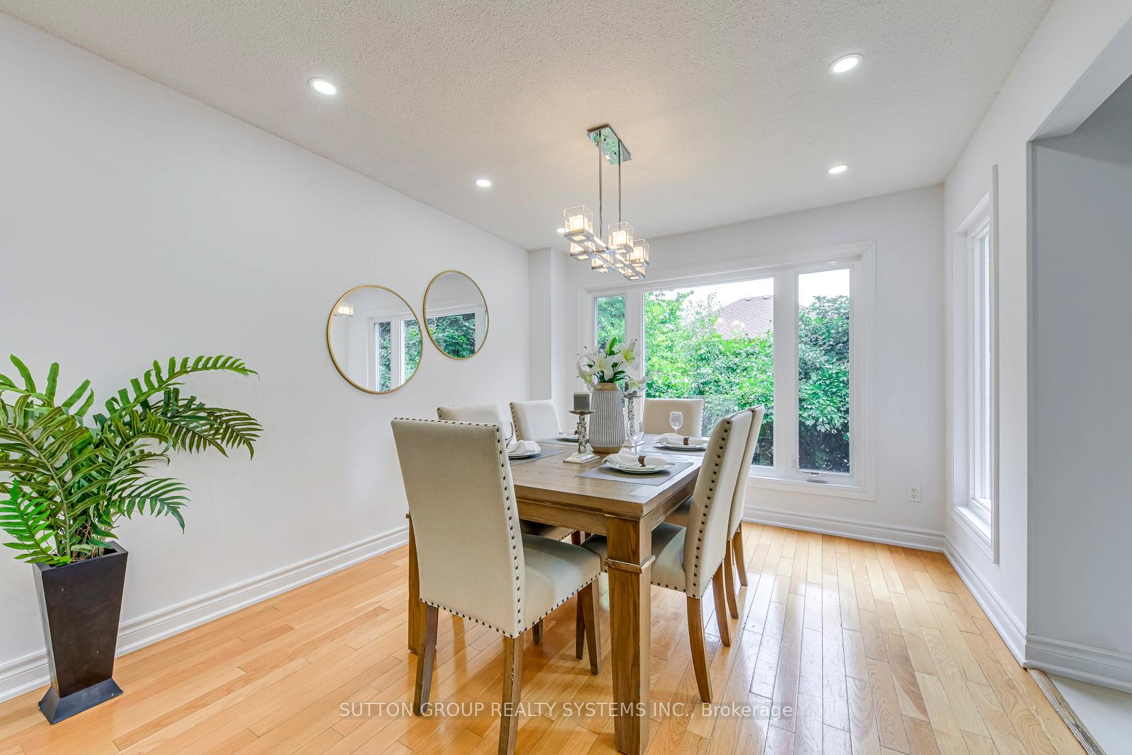 Photo 8 of 207 Winding Lane, Vaughan, Crestwood-Springfarm-Yorkhill — HOMEH