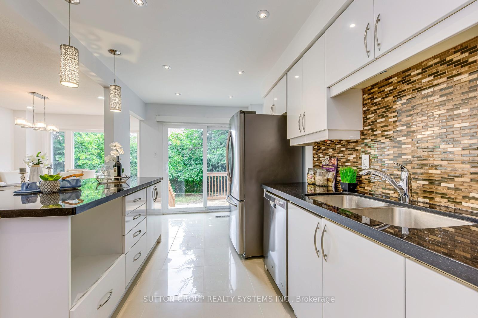 Photo 12 of 207 Winding Lane, Vaughan, Crestwood-Springfarm-Yorkhill — HOMEH