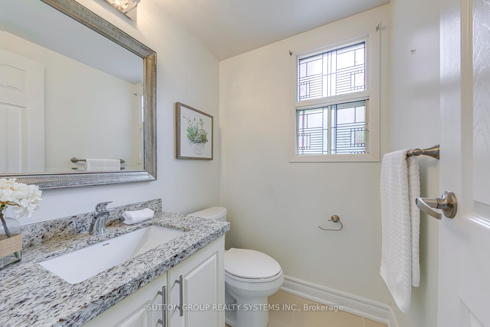 Photo 16 of 207 Winding Lane, Vaughan, Crestwood-Springfarm-Yorkhill — HOMEH