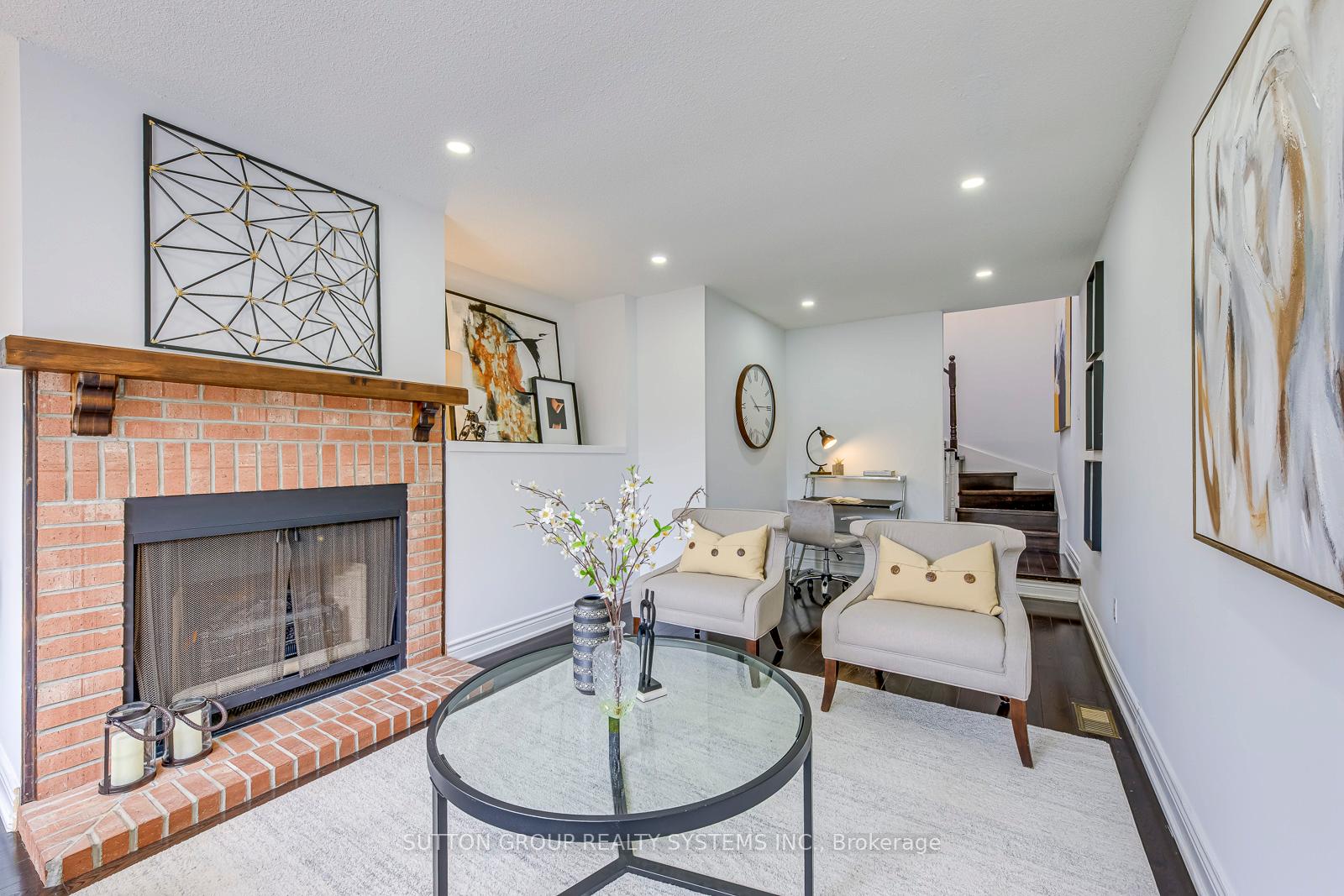 Photo 19 of 207 Winding Lane, Vaughan, Crestwood-Springfarm-Yorkhill — HOMEH